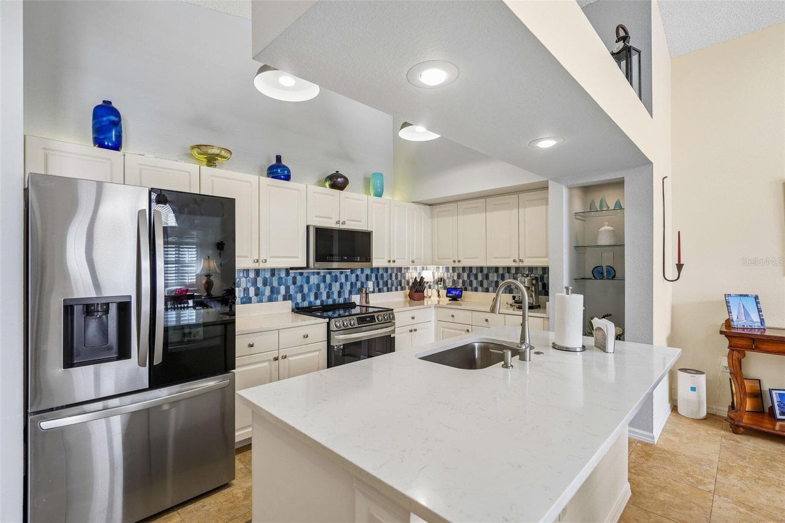 Condominium at 7266 ELEANOR CIR #203, SARASOTA, photo 11 of 33