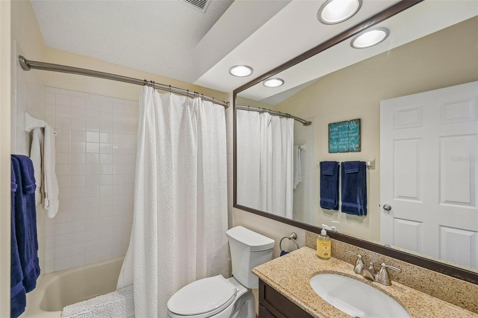 Condominium at 7266 ELEANOR CIR #203, SARASOTA, photo 15 of 33