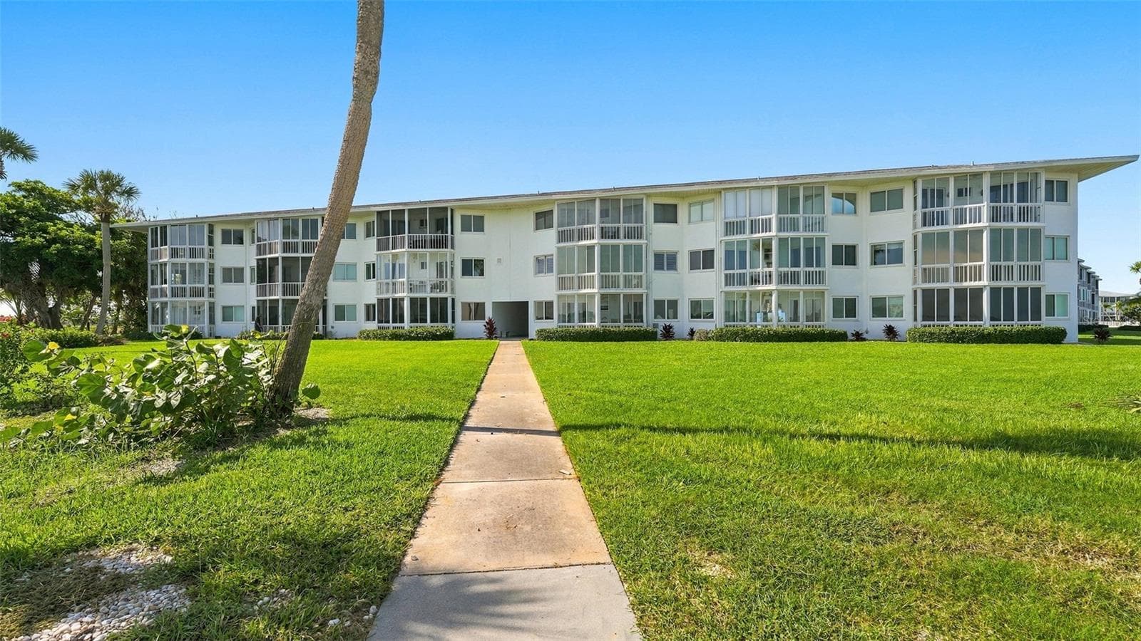 Condominium at 777 JOHN RINGLING BLVD #2, SARASOTA, photo 34 of 64