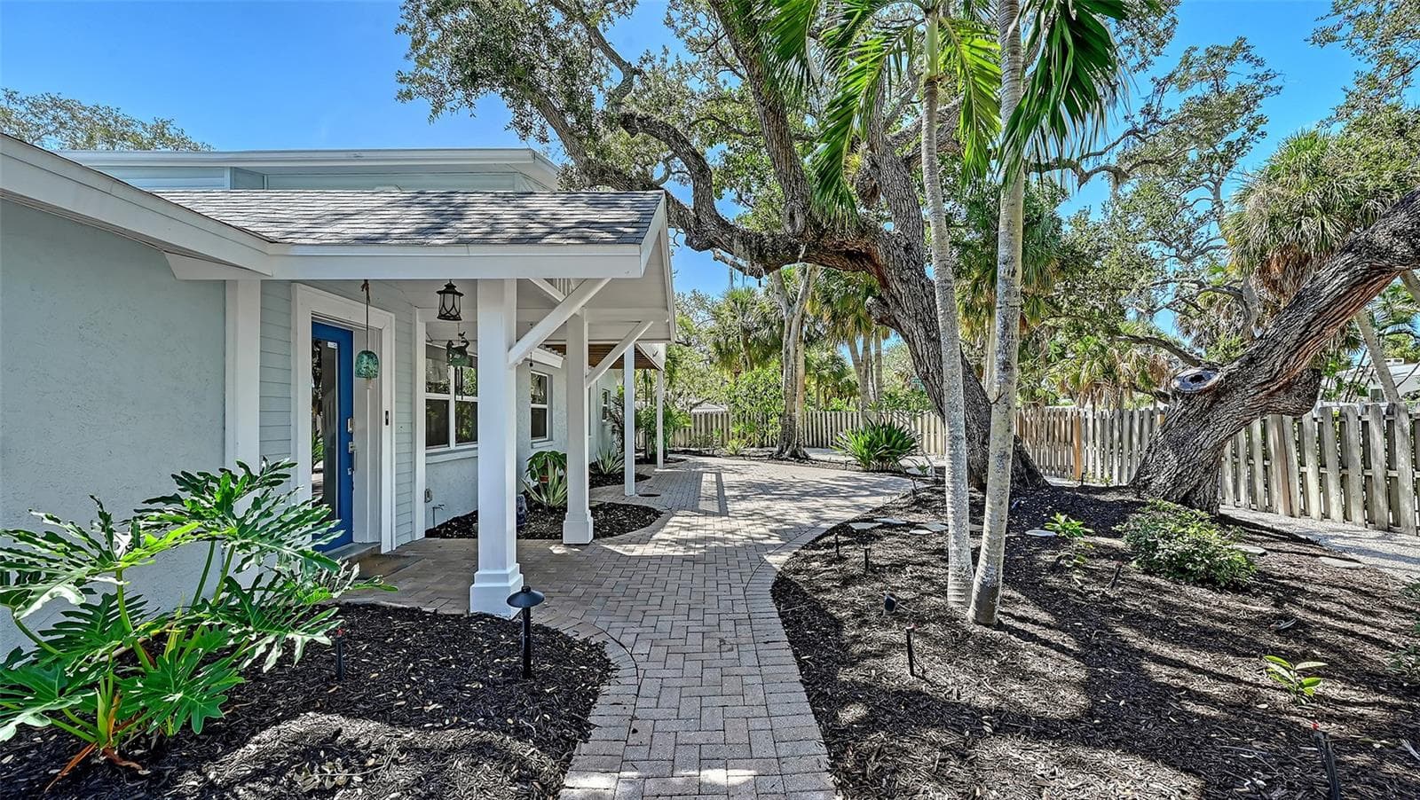 Single Family Residence at 5151 SAINT ALBANS AVE, SARASOTA, photo 7 of 88