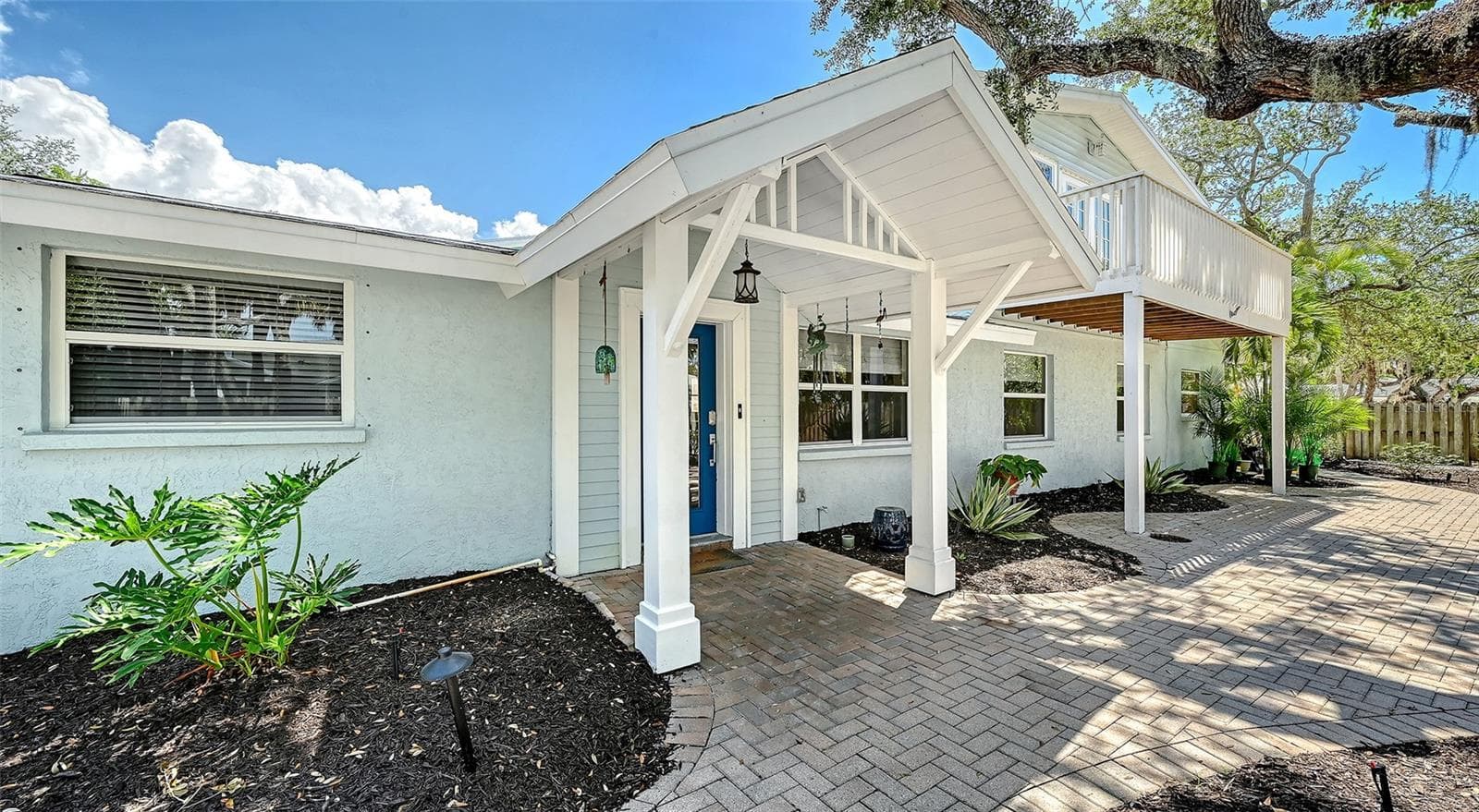 Single Family Residence at 5151 SAINT ALBANS AVE, SARASOTA, photo 9 of 88