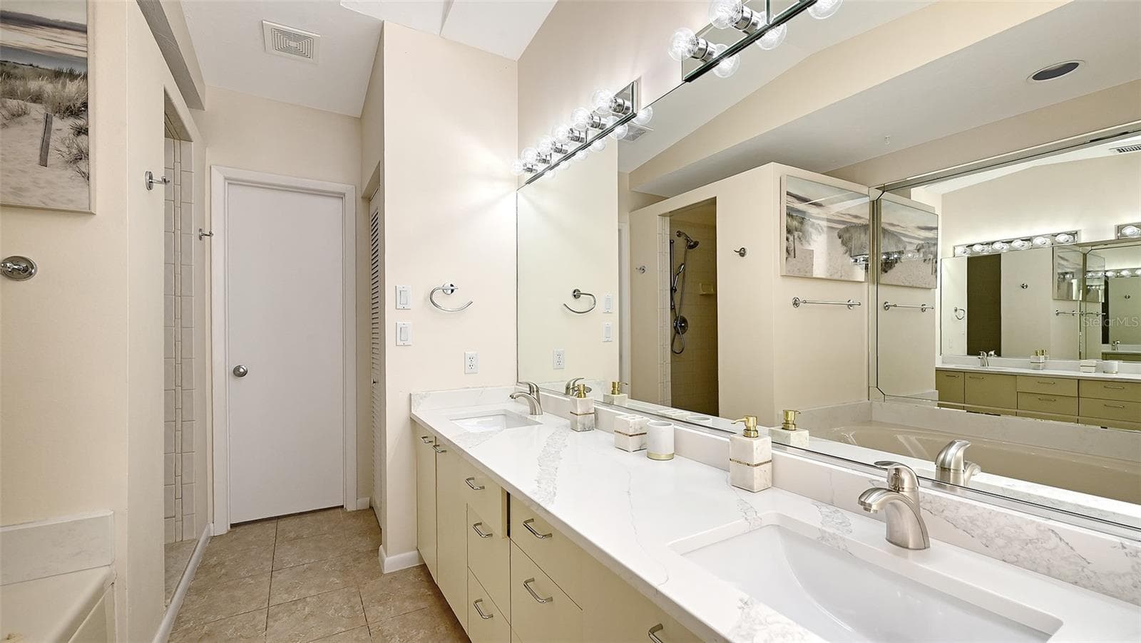 Single Family Residence at 5151 SAINT ALBANS AVE, SARASOTA, photo 28 of 88