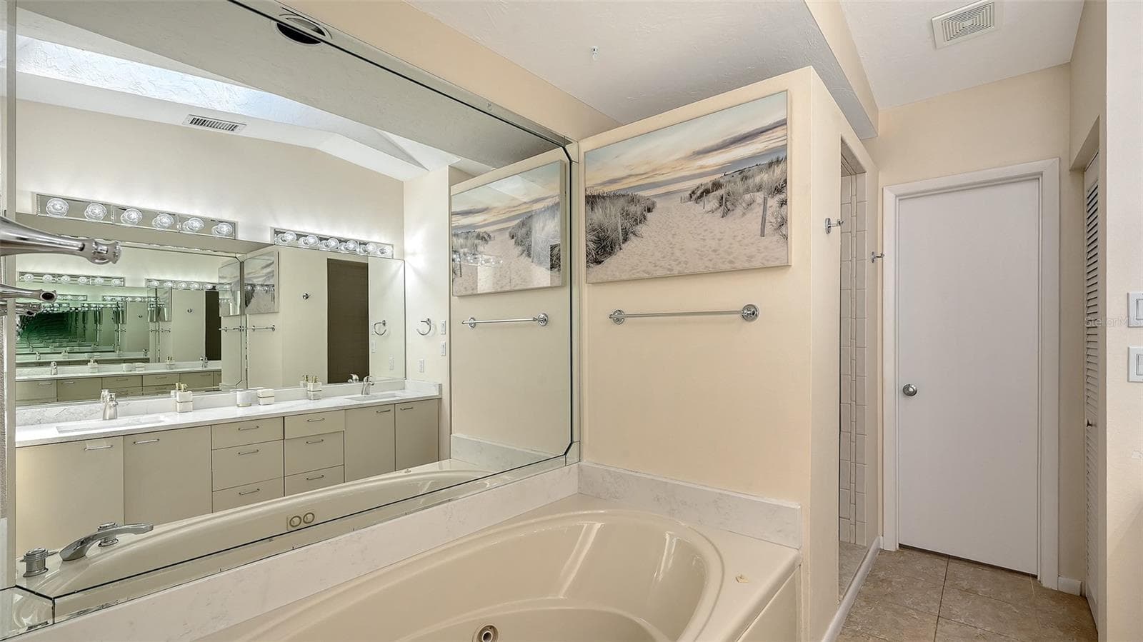 Single Family Residence at 5151 SAINT ALBANS AVE, SARASOTA, photo 29 of 88