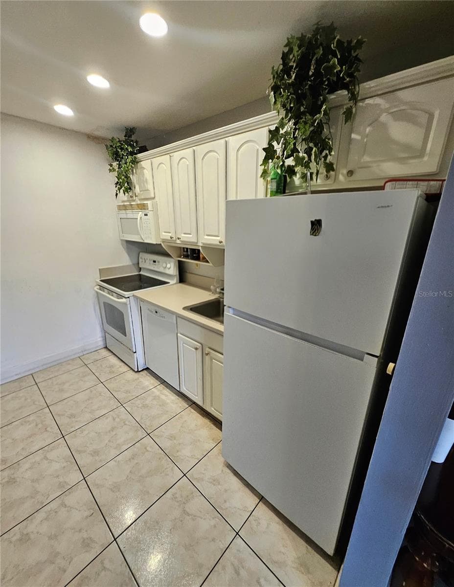 Condominium at 5084 DOWNING ST #2, ORLANDO, photo 11 of 32