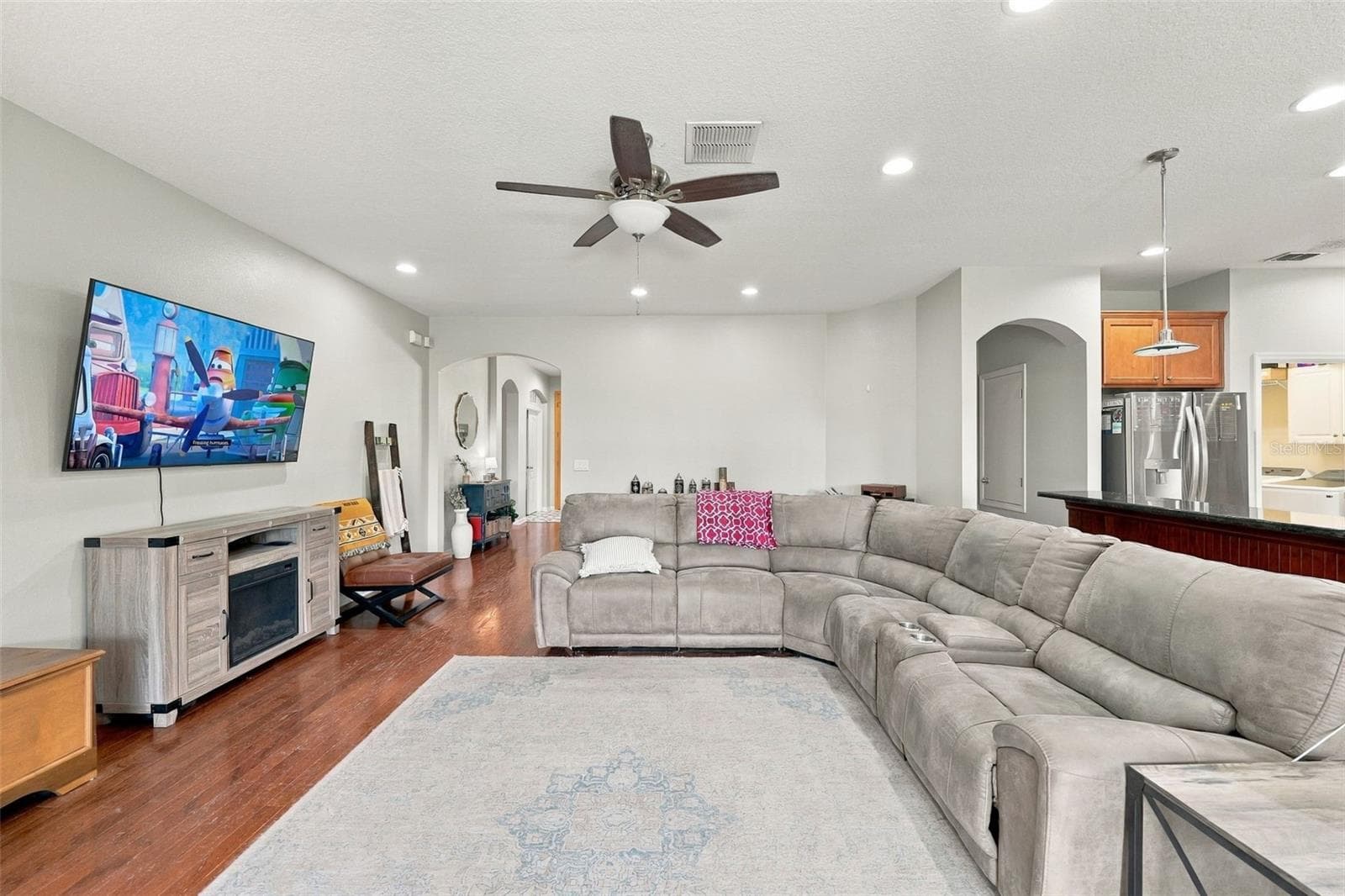 Single Family Residence at 9808 CARR RD, RIVERVIEW, photo 8 of 33