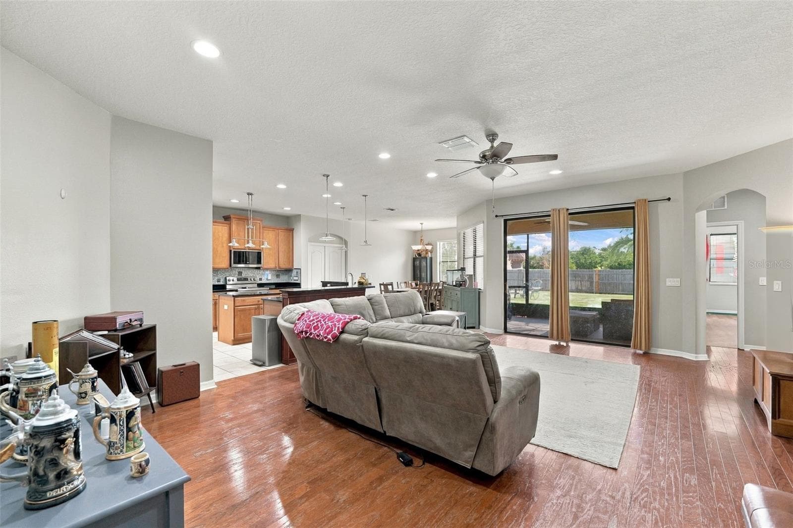 Single Family Residence at 9808 CARR RD, RIVERVIEW, photo 9 of 33