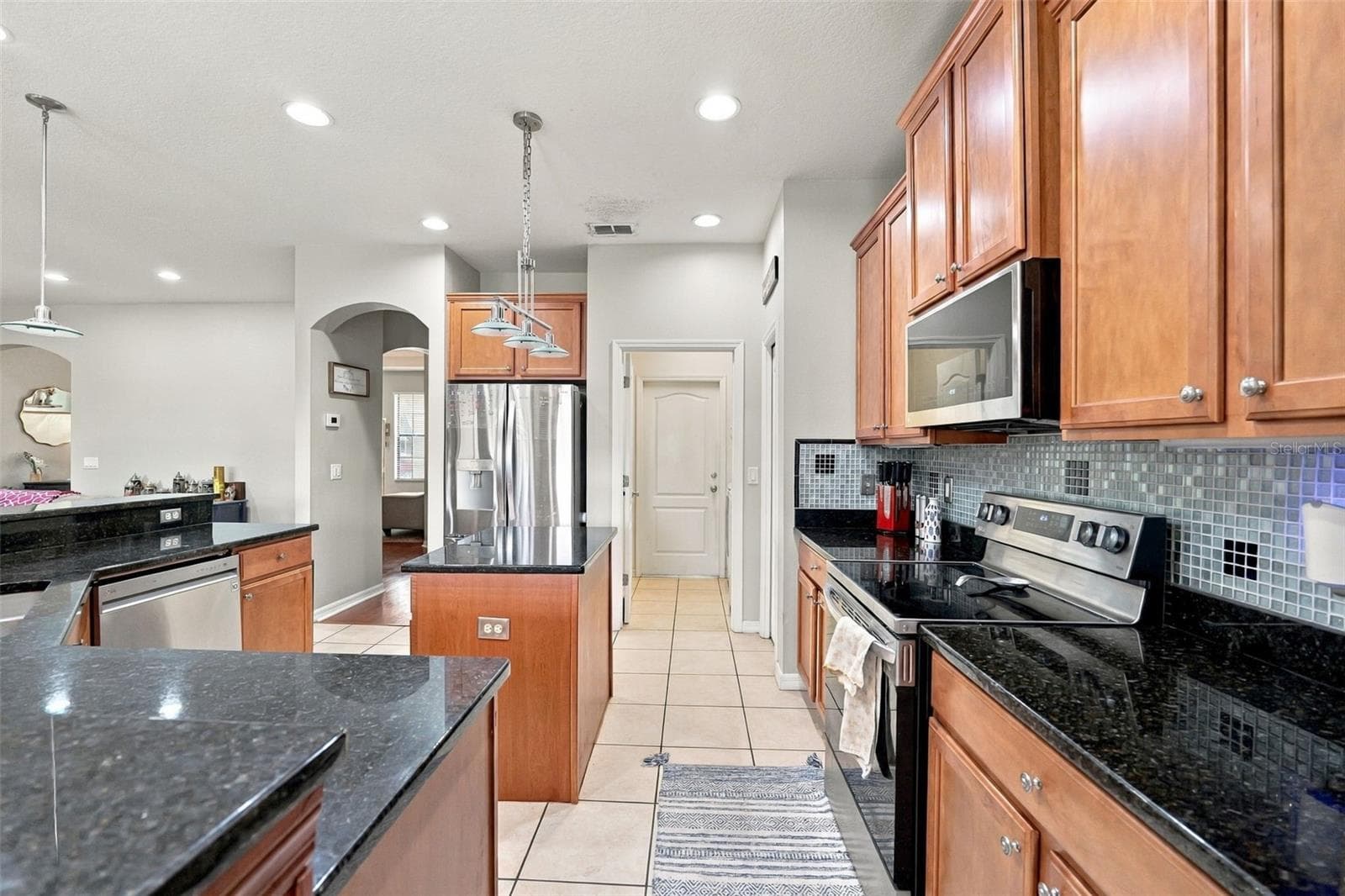 Single Family Residence at 9808 CARR RD, RIVERVIEW, photo 11 of 33