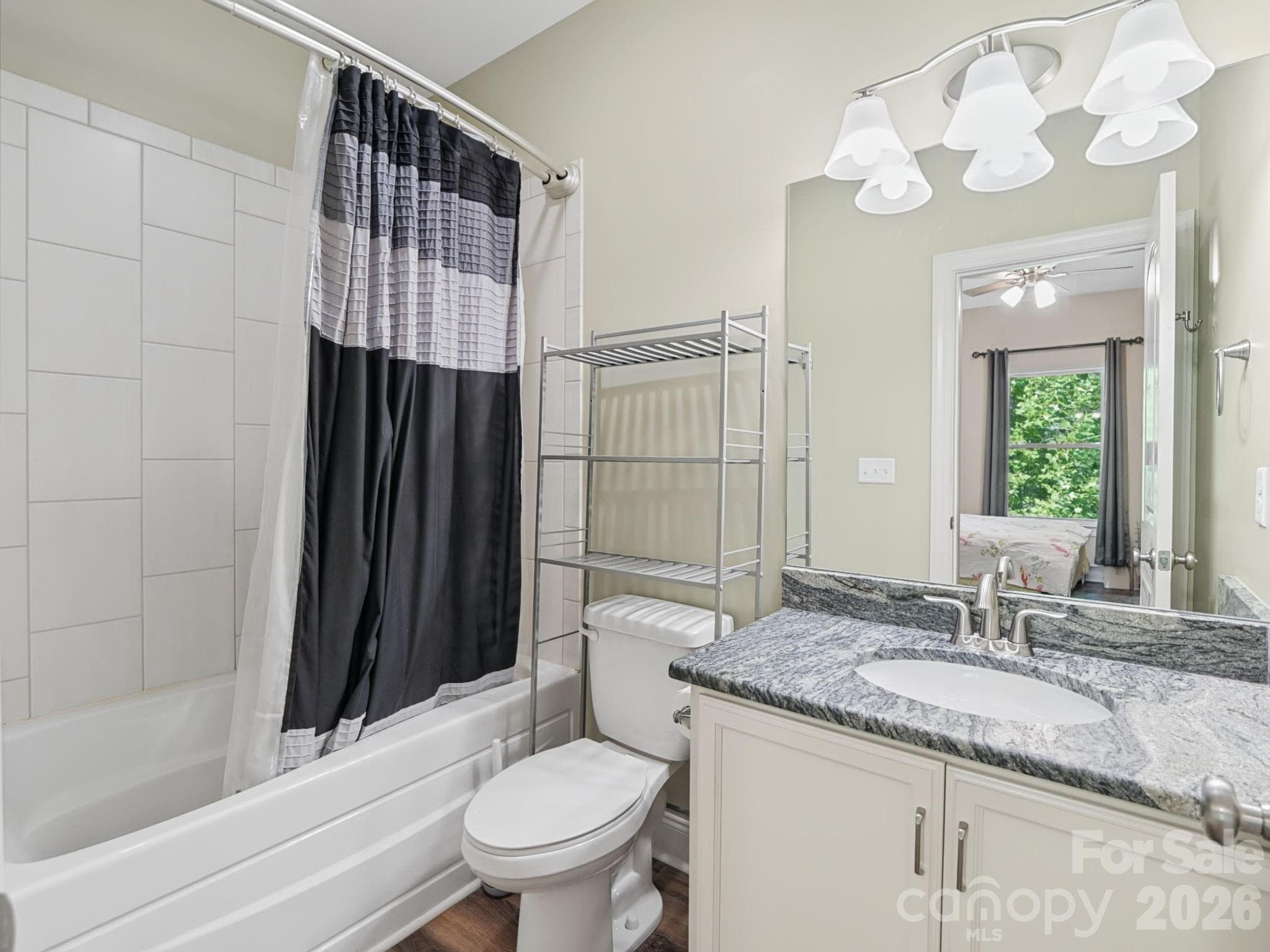 En-Suite Bathroom - 168 Willow Place Circle, Hendersonville