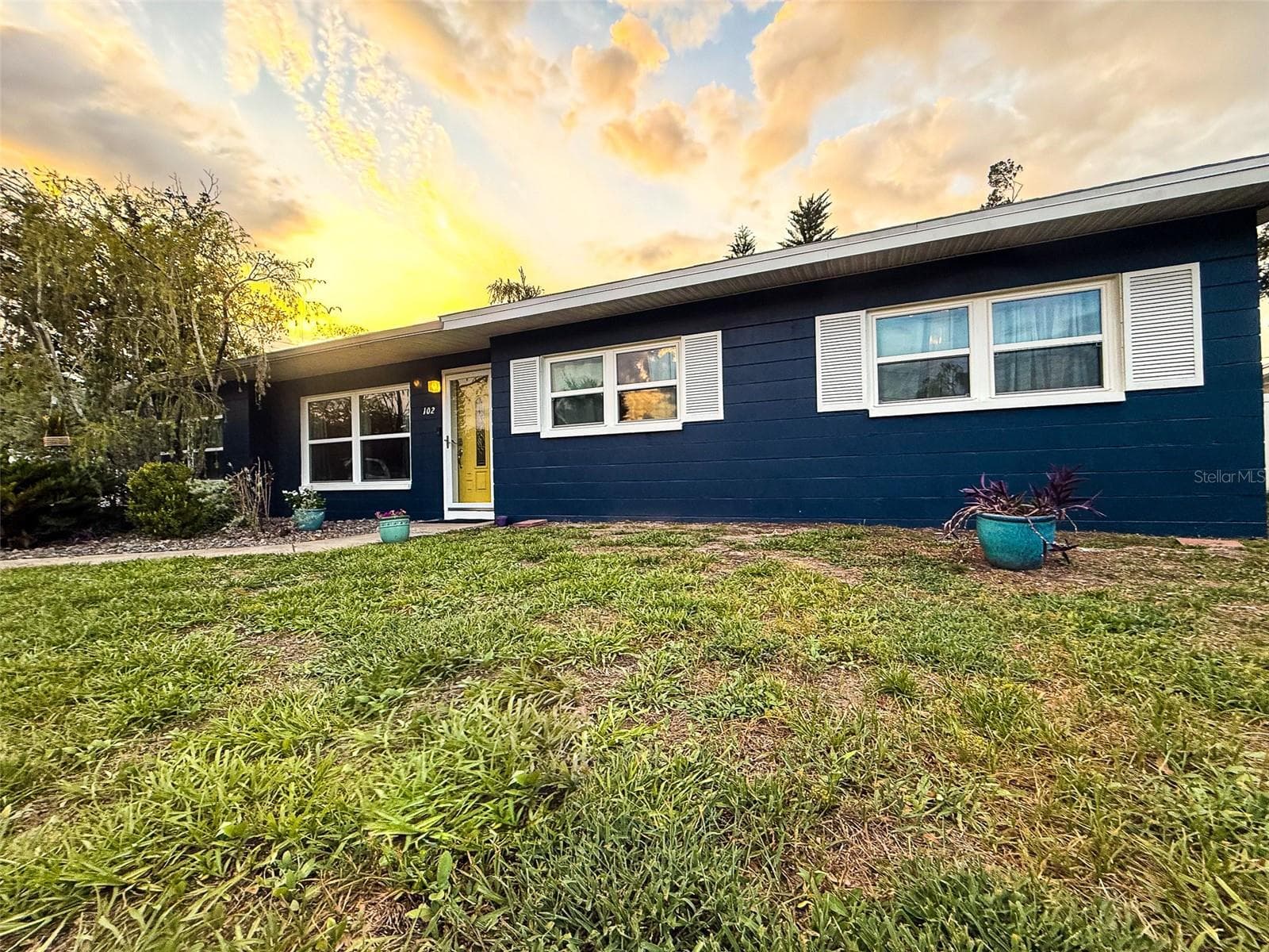 Front Exterior - 102 GLEN RIDGE AVE, TEMPLE TERRACE