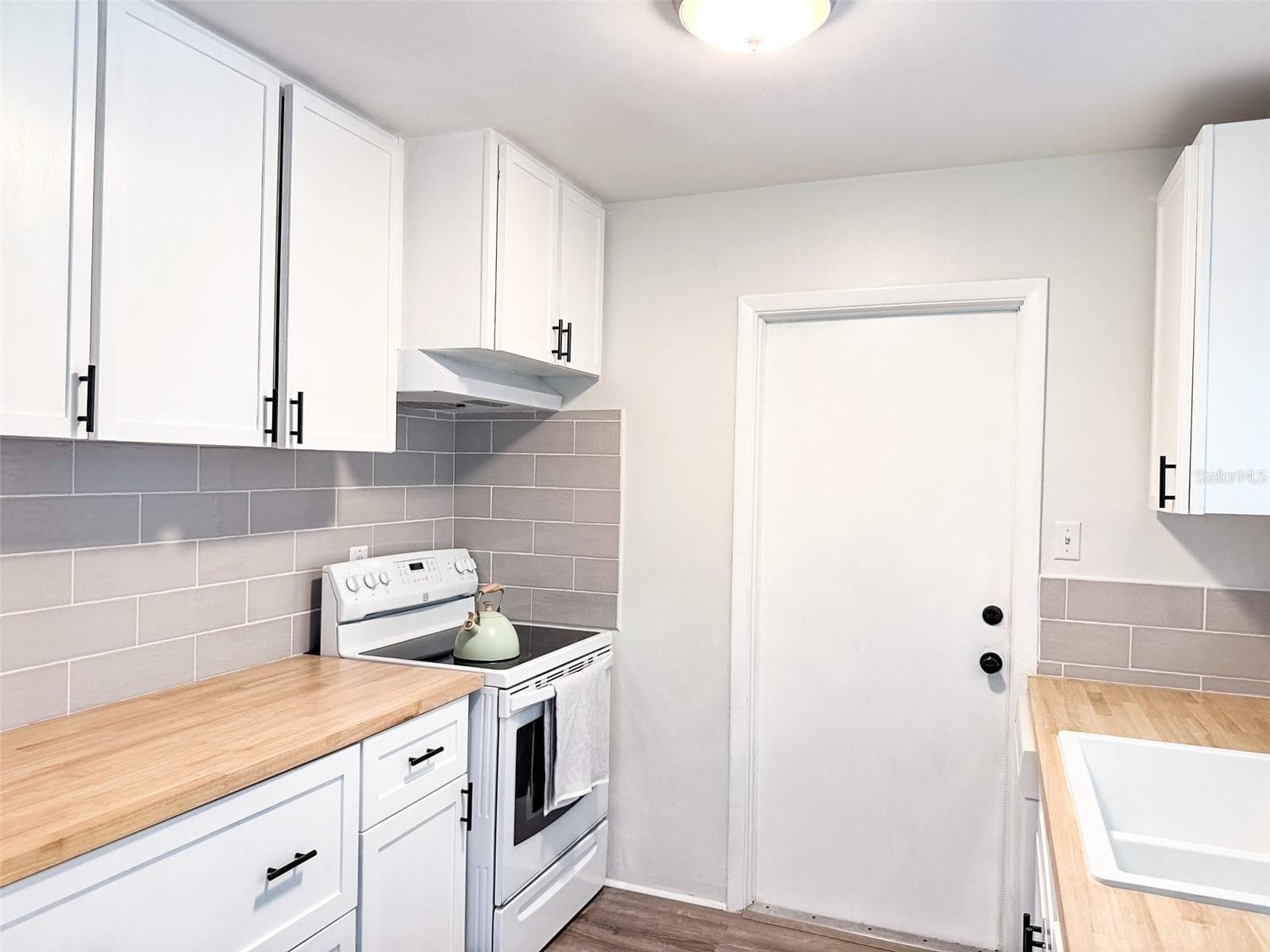 Kitchen - 102 GLEN RIDGE AVE, TEMPLE TERRACE