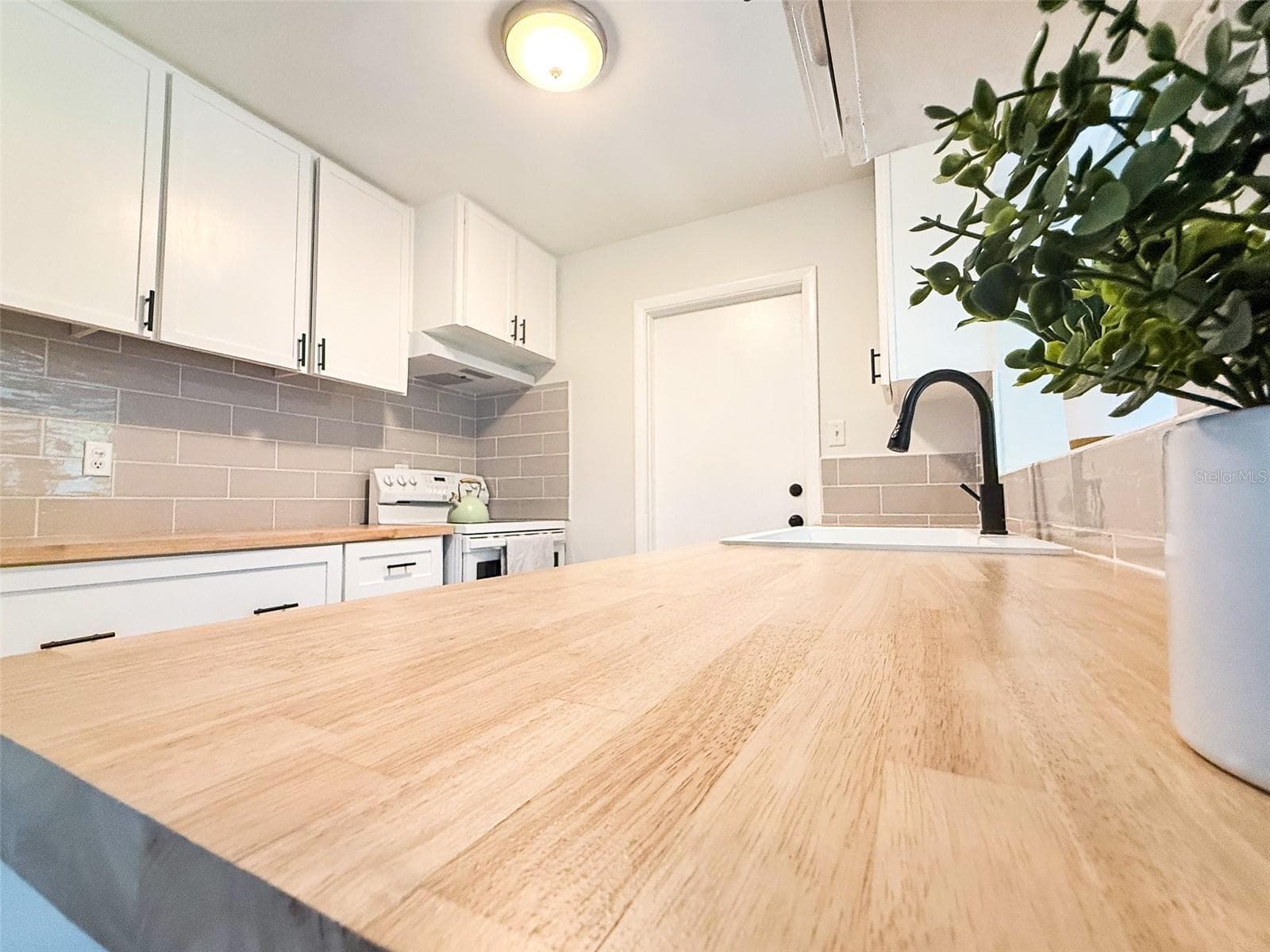 Kitchen Butcher Block Counter - 102 GLEN RIDGE AVE, TEMPLE TERRACE