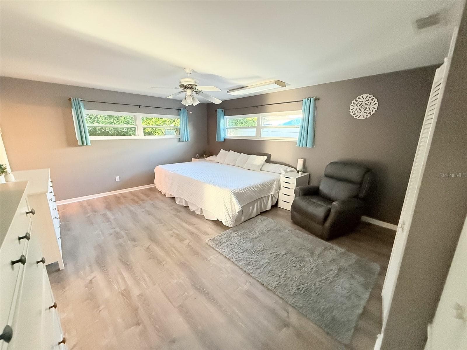 Massive Primary Suite Bedroom 1 - 102 GLEN RIDGE AVE, TEMPLE TERRACE