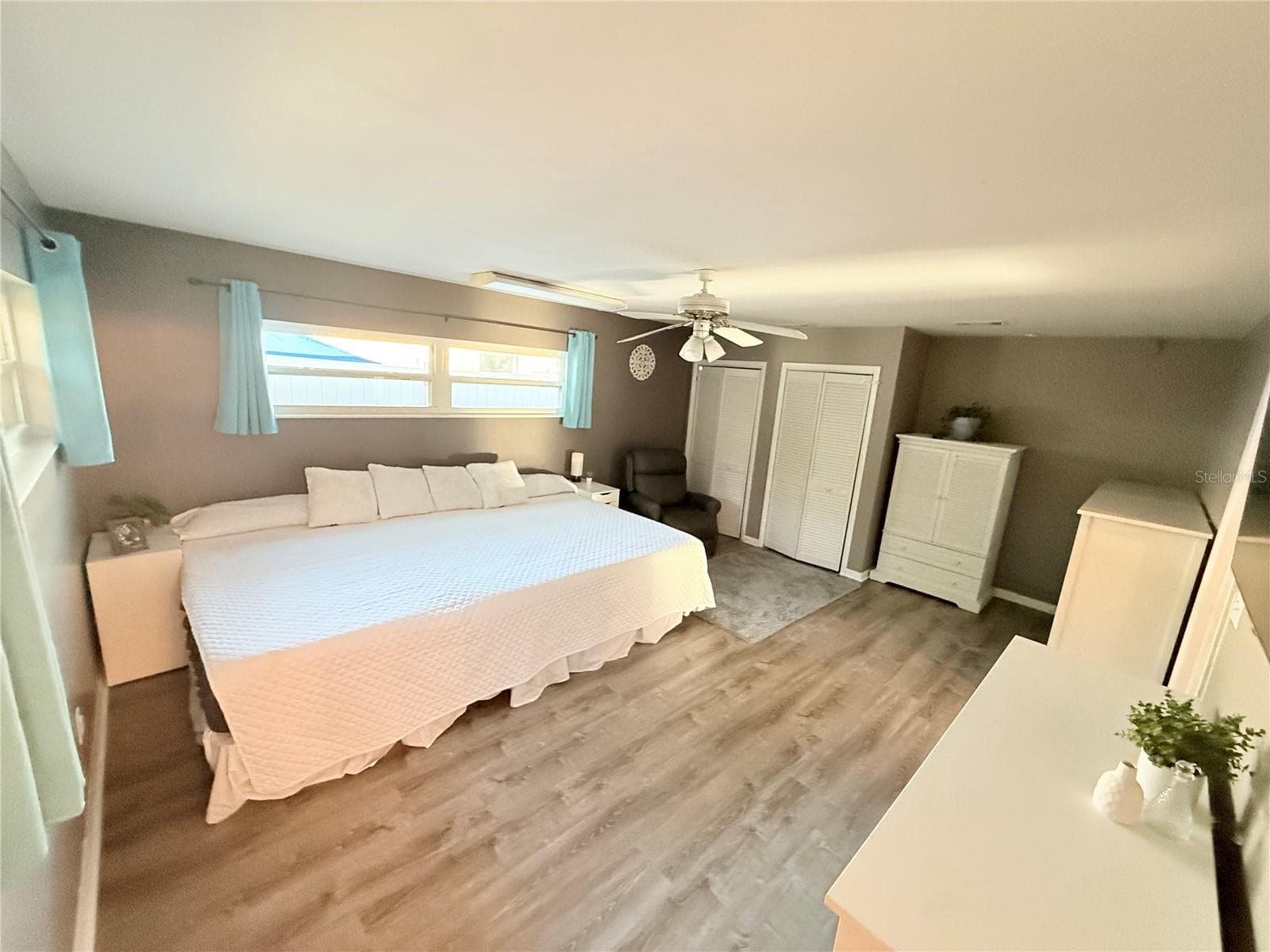 Massive Primary Suite Bedroom 1 - 102 GLEN RIDGE AVE, TEMPLE TERRACE