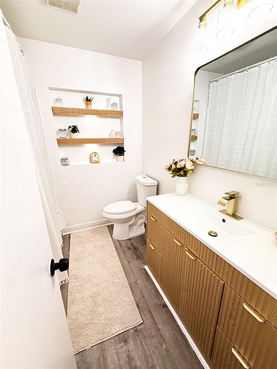 Guest Bathroom 3 - 102 GLEN RIDGE AVE, TEMPLE TERRACE