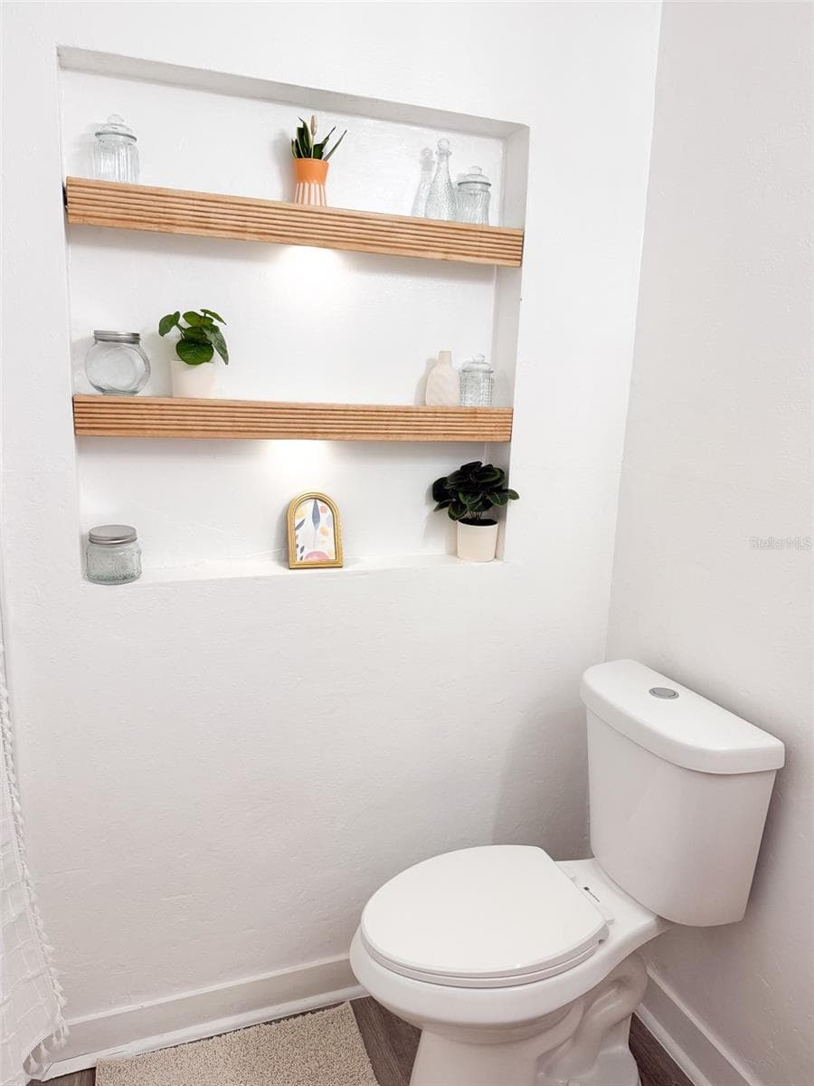 Guest Bathroom 3 - 102 GLEN RIDGE AVE, TEMPLE TERRACE