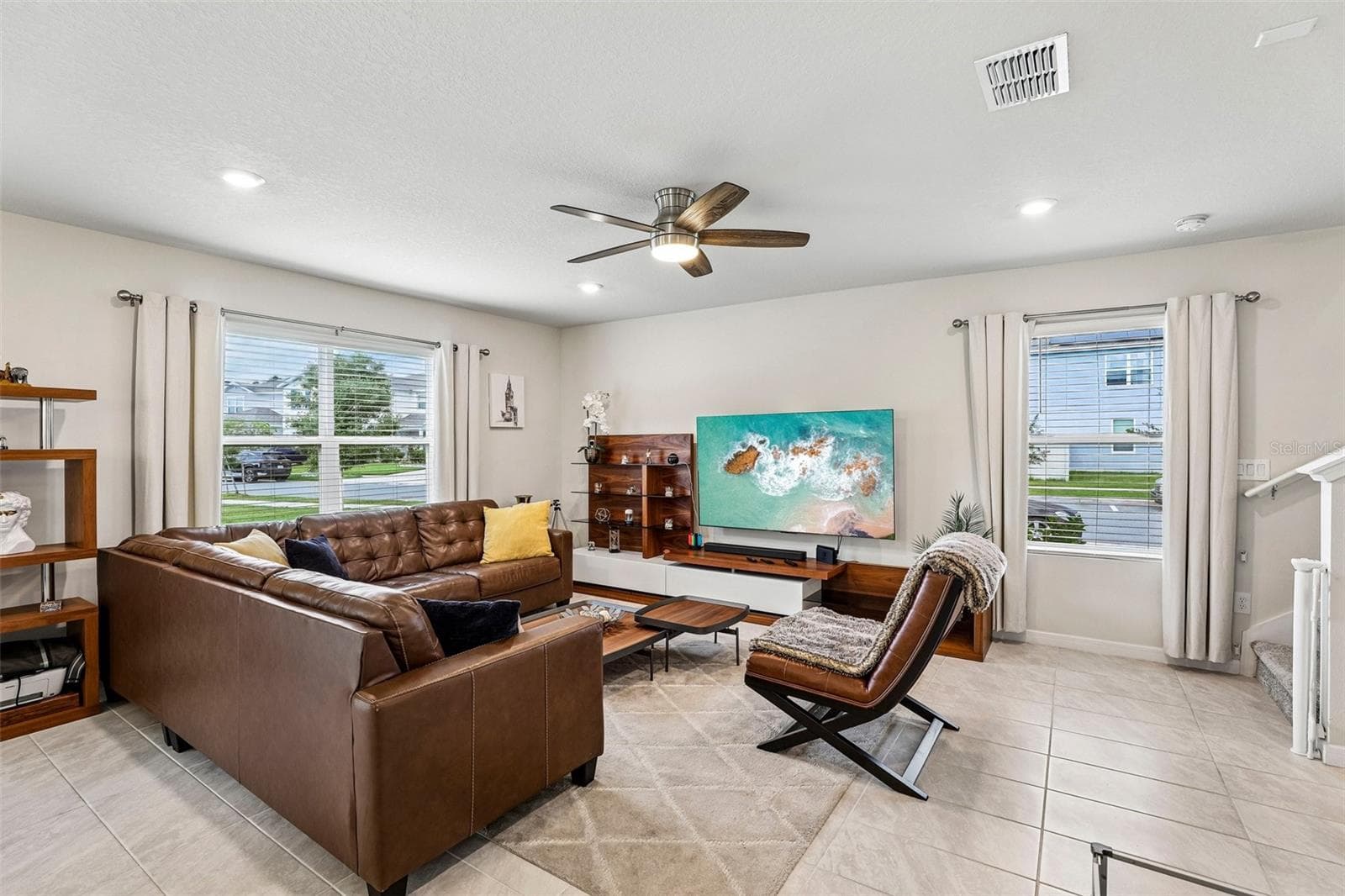 Single Family Residence at 5317 ROYAL POINT AVE, KISSIMMEE, photo 8 of 42