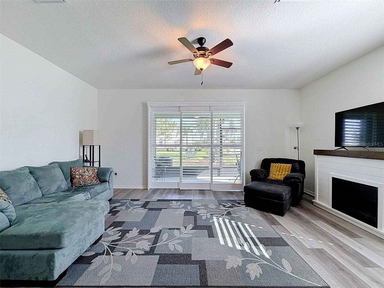 Livingroom - 16189 GLOWING GROVE AVE, ODESSA