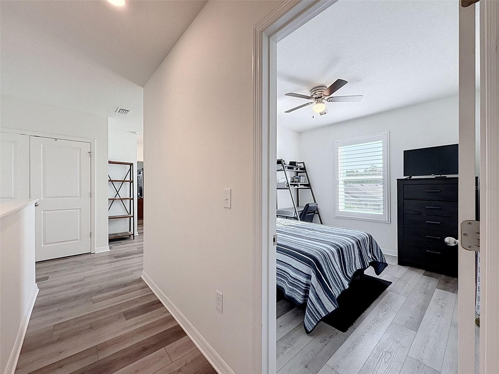 Upstairs Hallway to 2nd Bedroom - 16189 GLOWING GROVE AVE, ODESSA