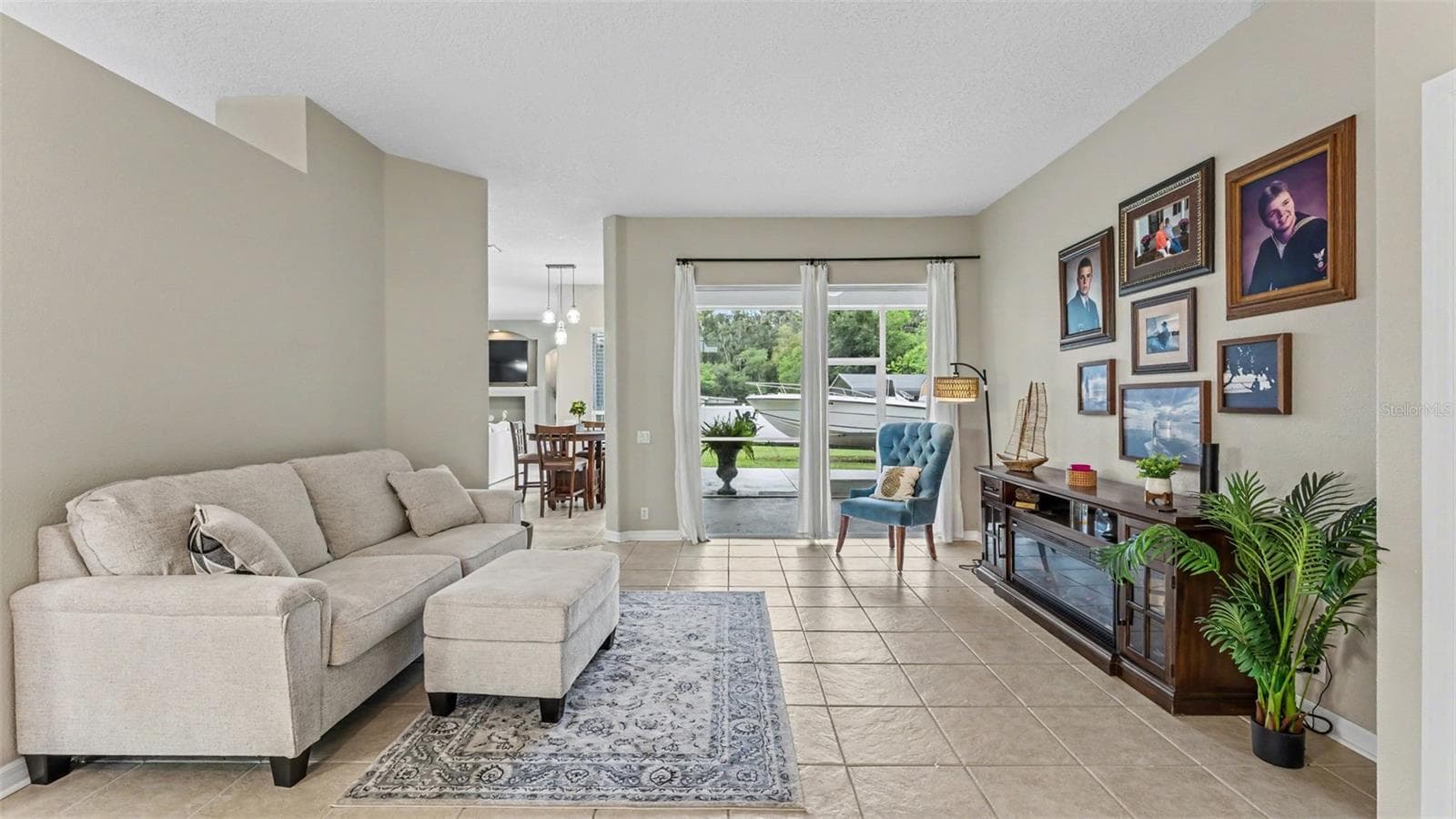 Living Room - 2385 4TH ST, MULBERRY