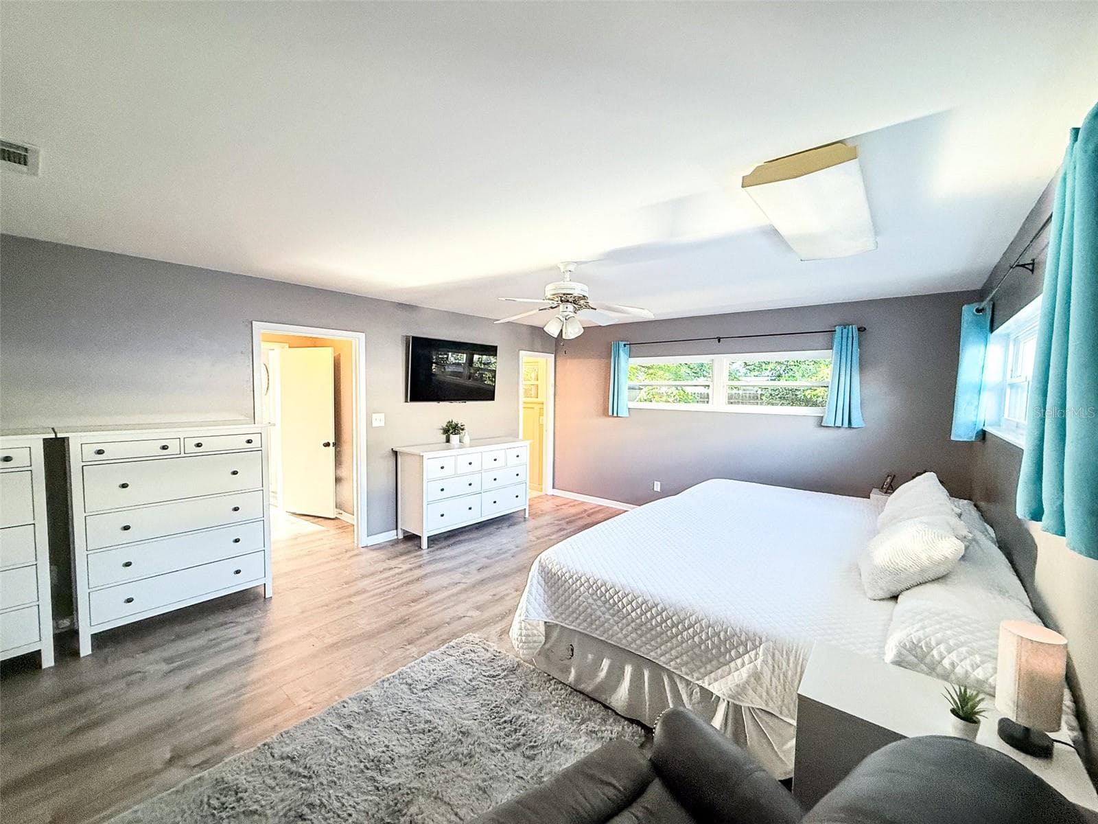 Massive Primary Suite Bedroom 1 - 102 GLEN RIDGE AVE, TEMPLE TERRACE
