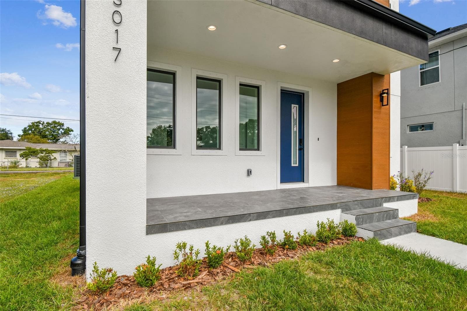 Single Family Residence at 3017 W SPRUCE ST, TAMPA, photo 5 of 76