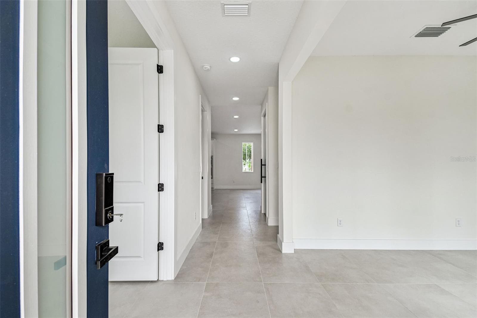 Single Family Residence at 3017 W SPRUCE ST, TAMPA, photo 6 of 76