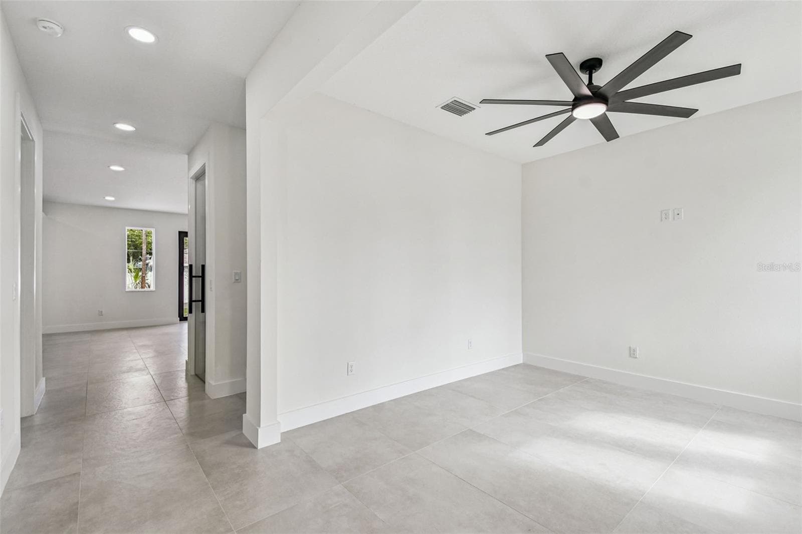 Single Family Residence at 3017 W SPRUCE ST, TAMPA, photo 9 of 76