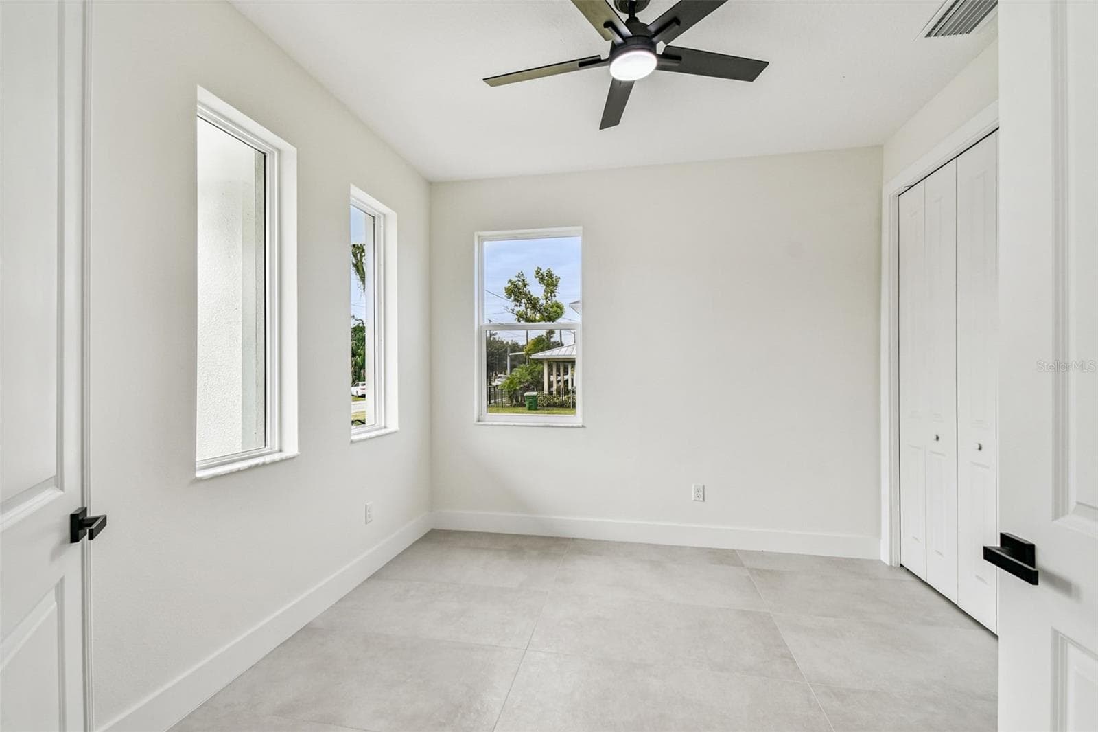Single Family Residence at 3017 W SPRUCE ST, TAMPA, photo 11 of 76