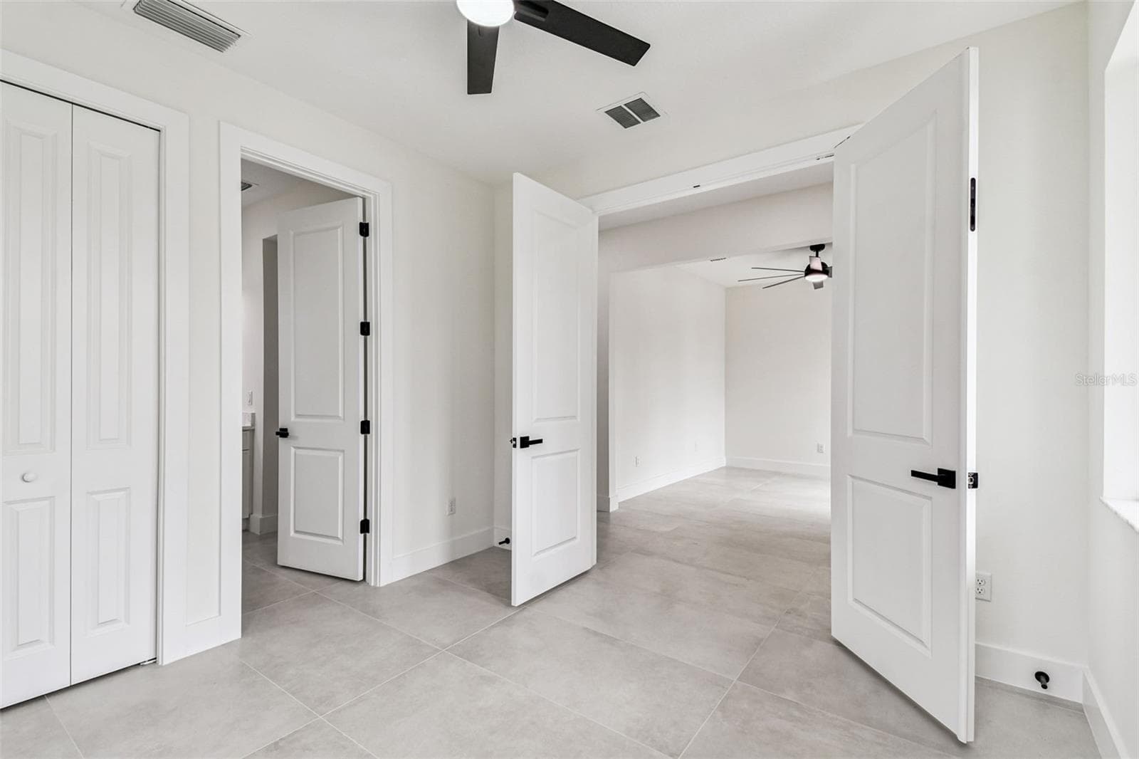 Single Family Residence at 3017 W SPRUCE ST, TAMPA, photo 12 of 76