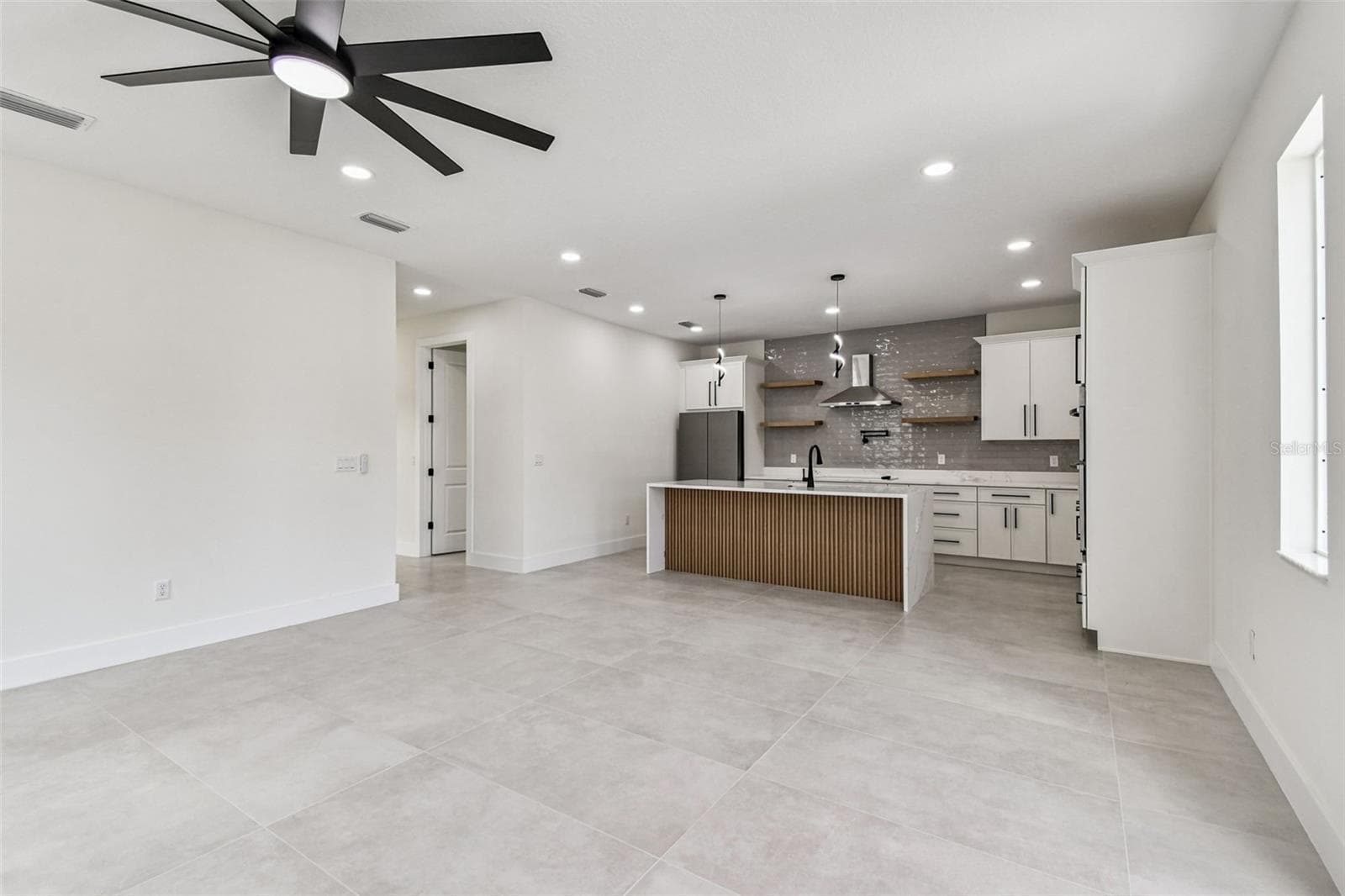 Single Family Residence at 3017 W SPRUCE ST, TAMPA, photo 16 of 76