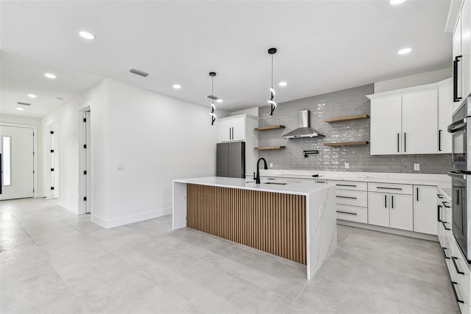 Single Family Residence at 3017 W SPRUCE ST, TAMPA, photo 18 of 76