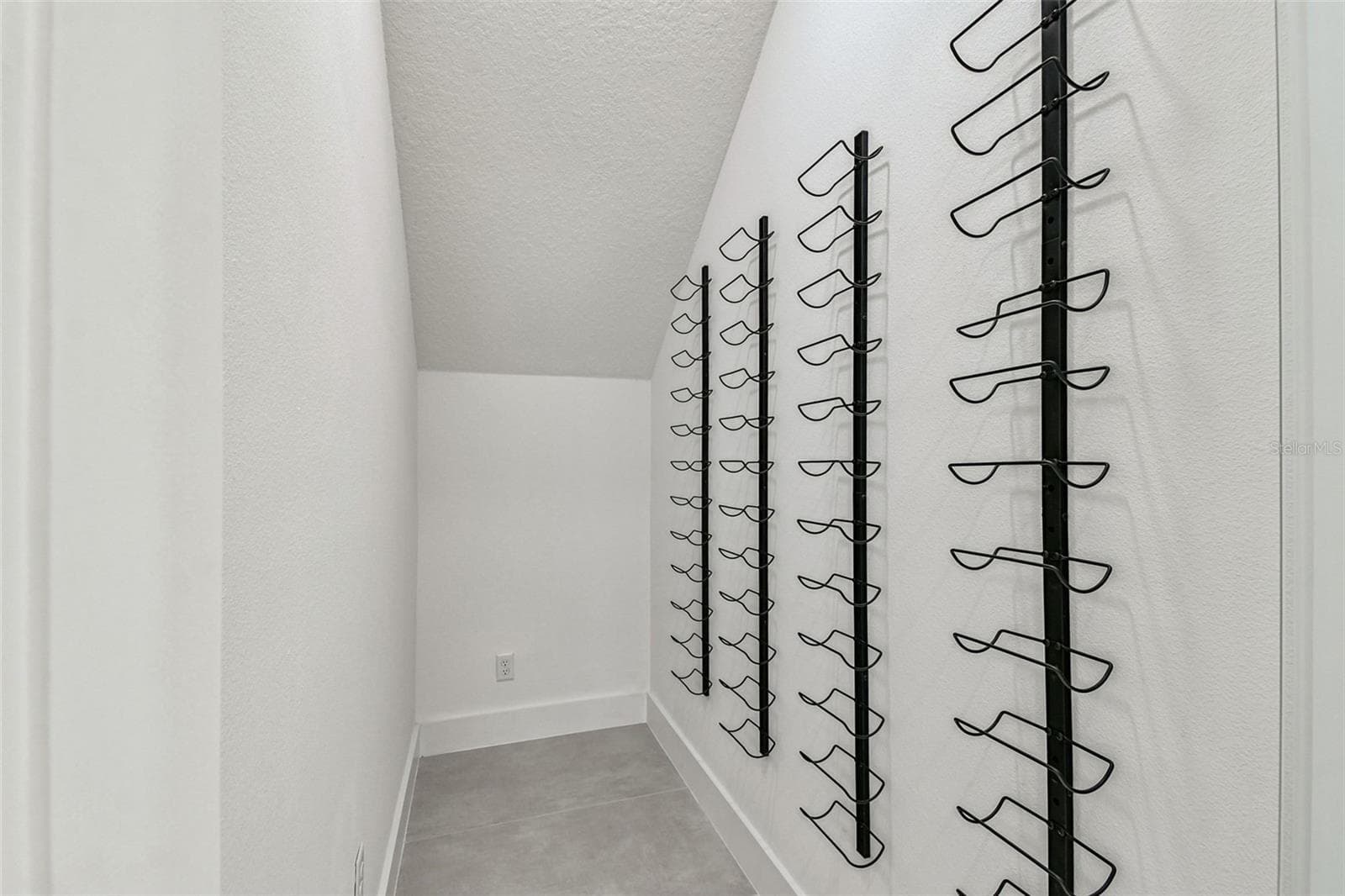 Single Family Residence at 3017 W SPRUCE ST, TAMPA, photo 30 of 76