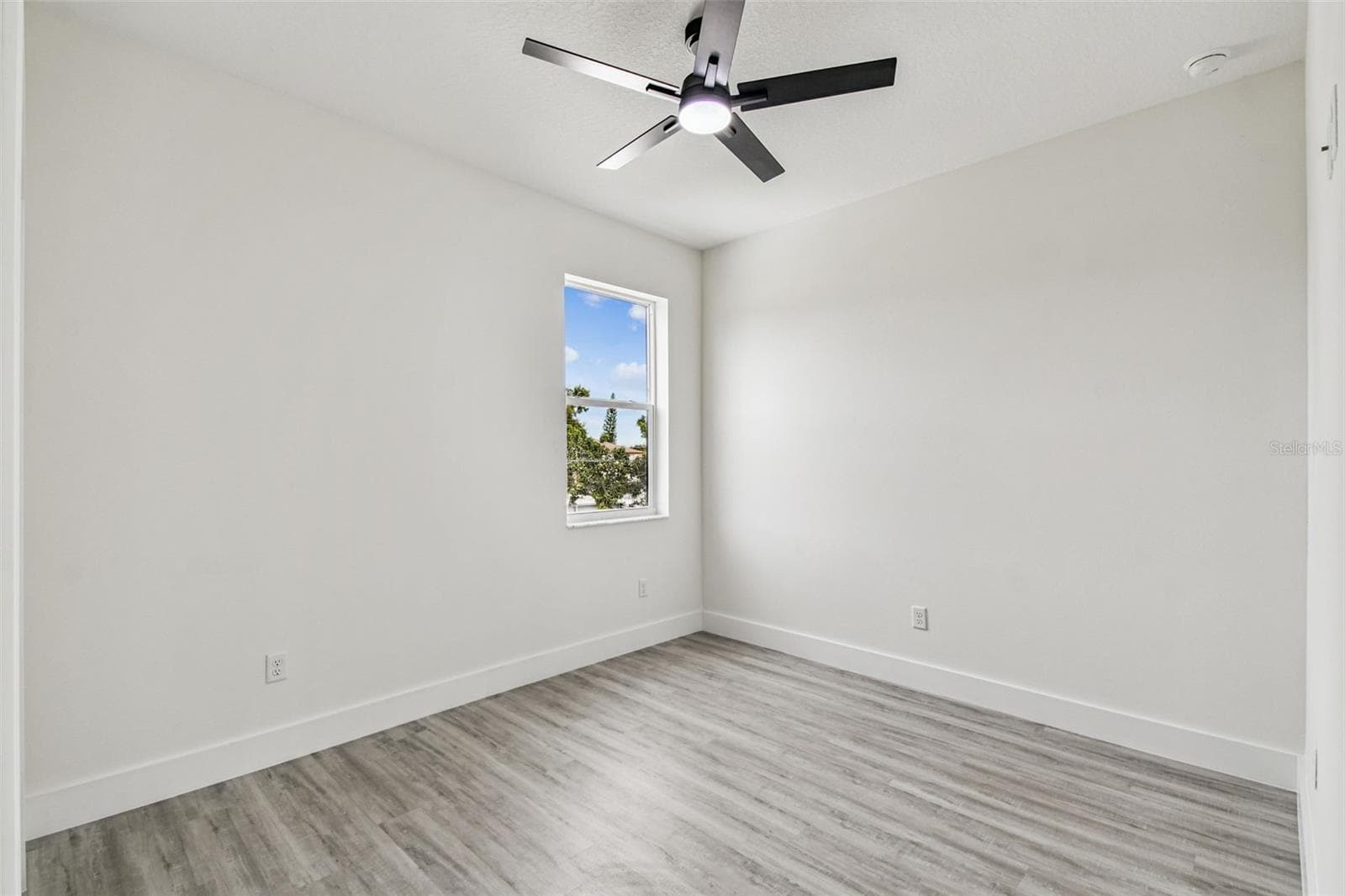 Single Family Residence at 3017 W SPRUCE ST, TAMPA, photo 44 of 76
