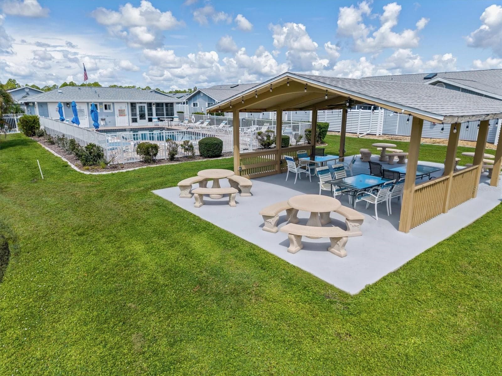 LOVELAND COURTYARDS COMMUNITY PAVILLION - 3310 LOVELAND BLVD #1105, PUNTA GORDA