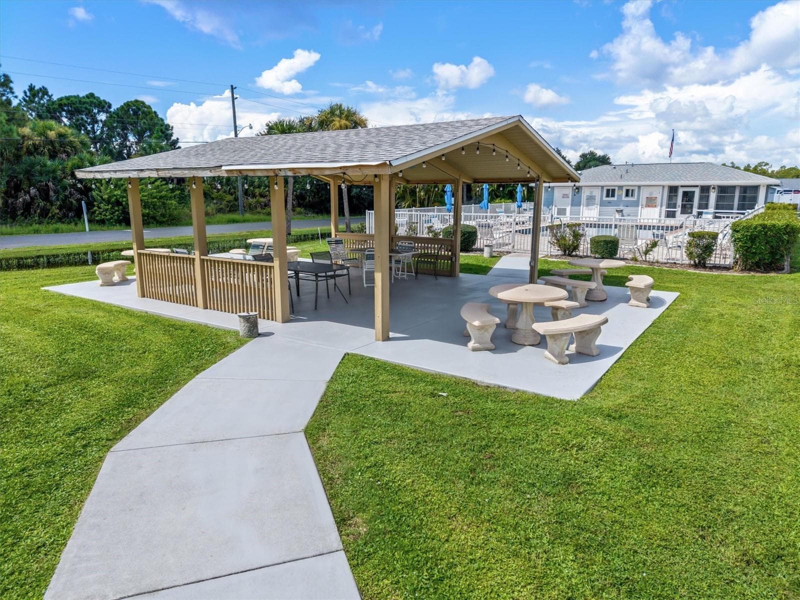 LOVELAND COURTYARD SHARED AMENITIES - 3310 LOVELAND BLVD #1105, PUNTA GORDA