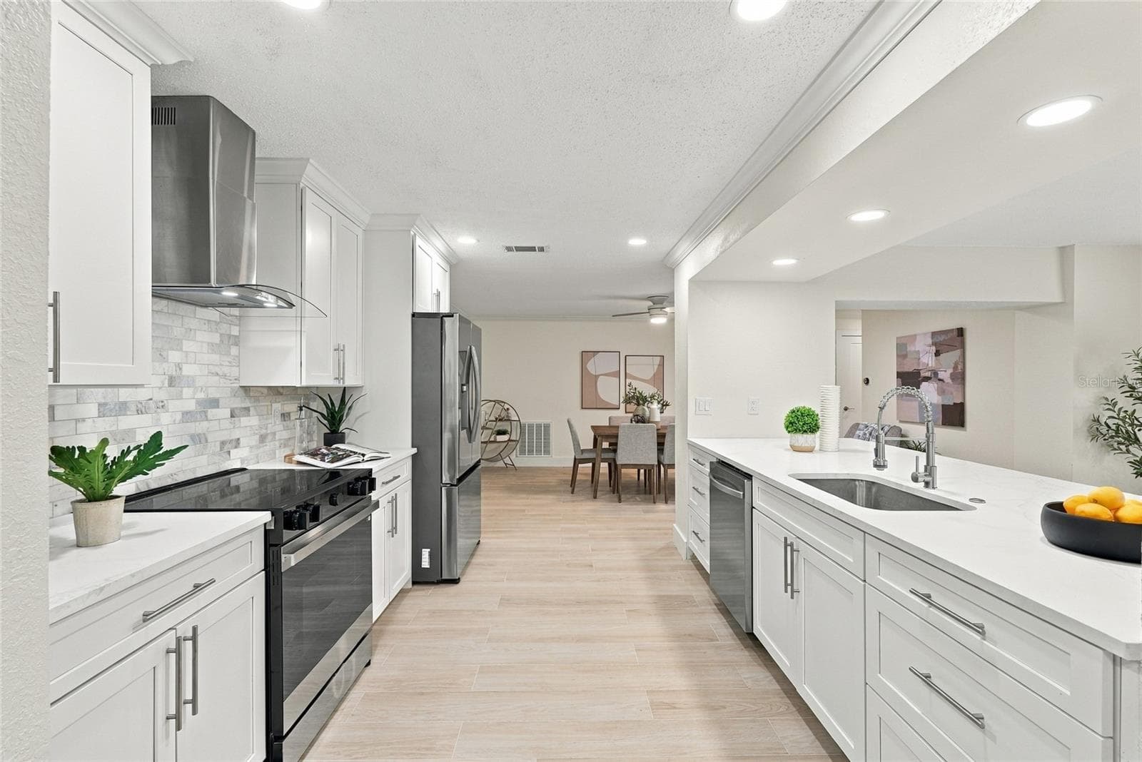 Single Family Residence at 7220 SUNSHINE DR S, ST PETERSBURG, photo 11 of 58
