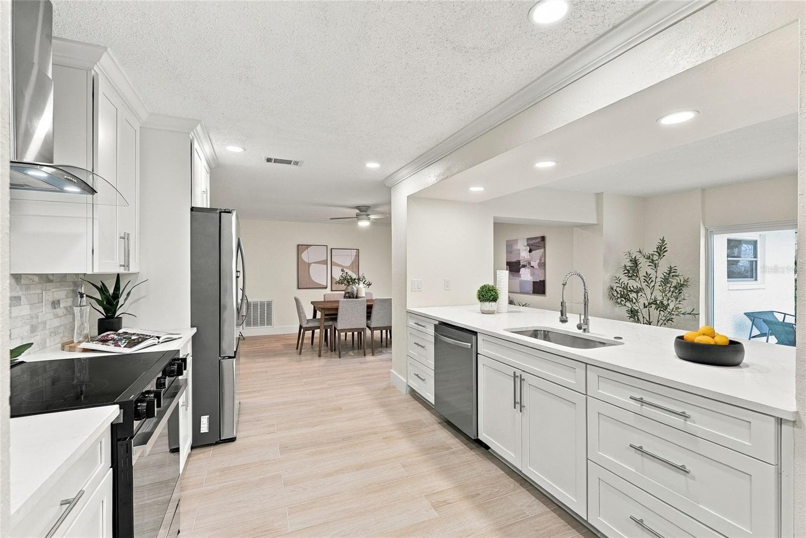 Single Family Residence at 7220 SUNSHINE DR S, ST PETERSBURG, photo 12 of 58