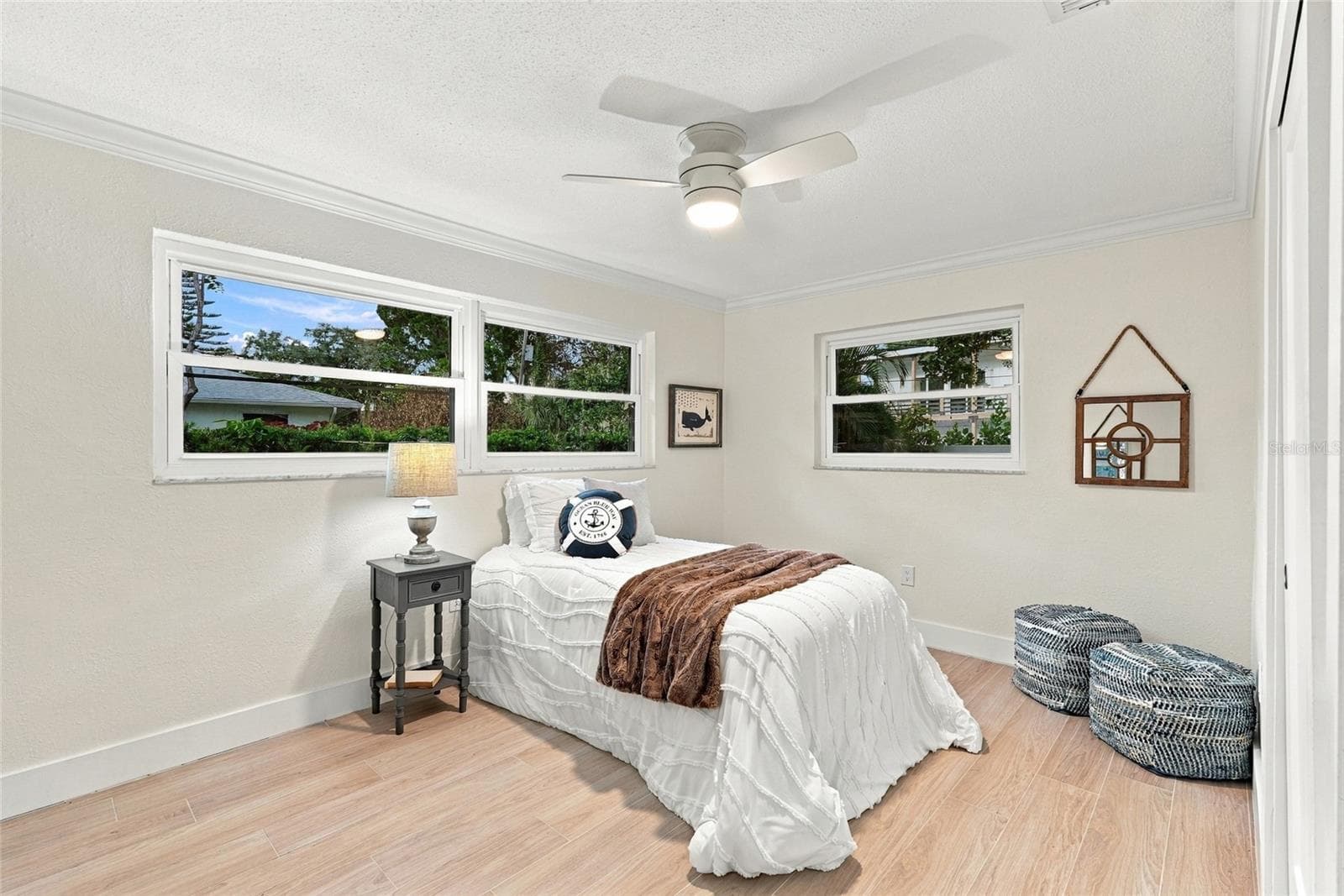 Single Family Residence at 7220 SUNSHINE DR S, ST PETERSBURG, photo 32 of 58