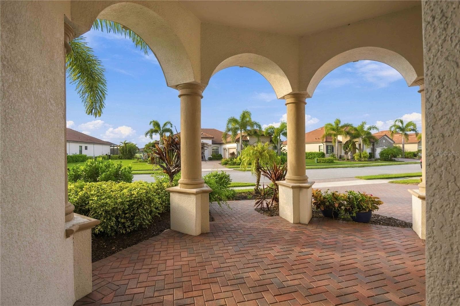 Front Entry - 10720 TARFLOWER DR, VENICE