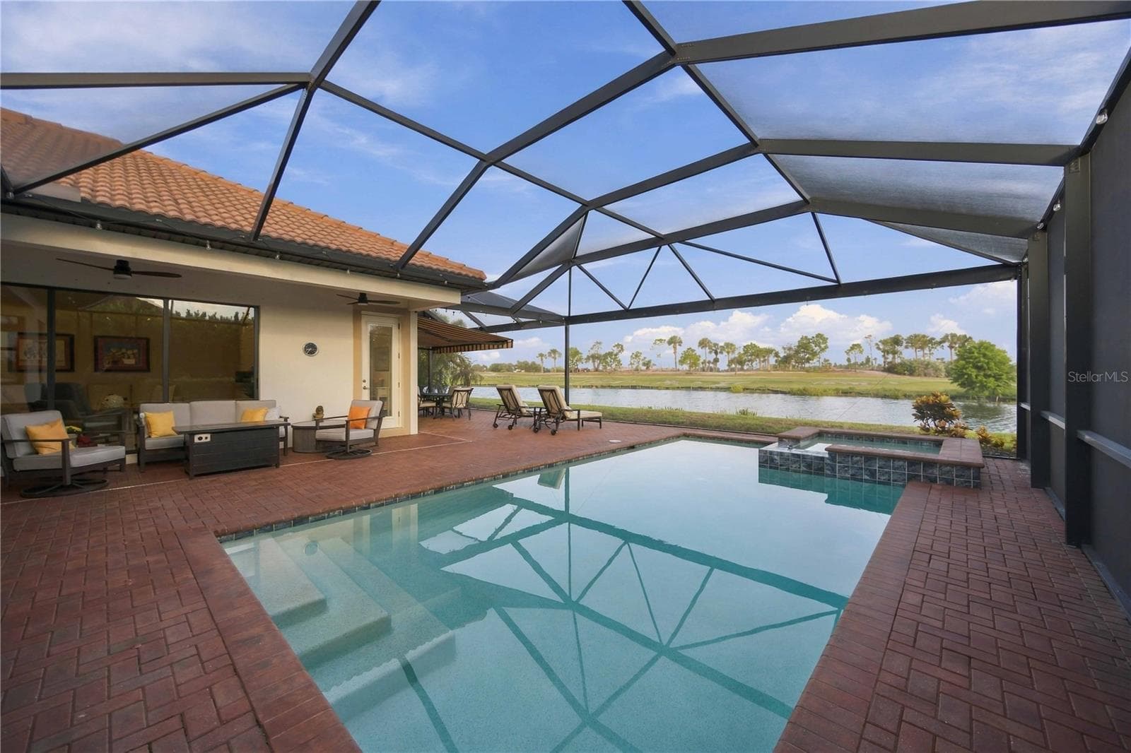 Pool on Water - 10720 TARFLOWER DR, VENICE