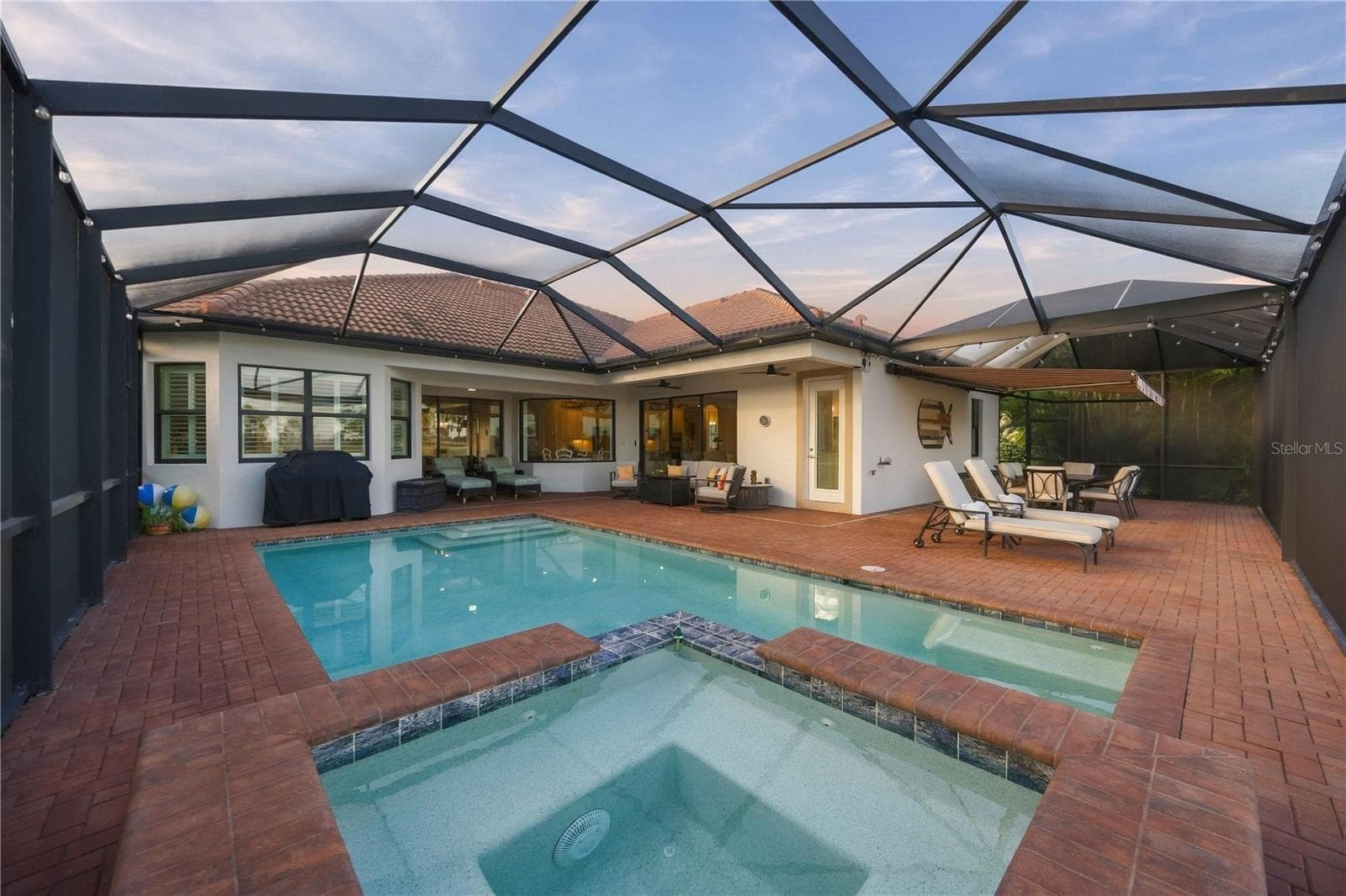 Spa and Pool - 10720 TARFLOWER DR, VENICE