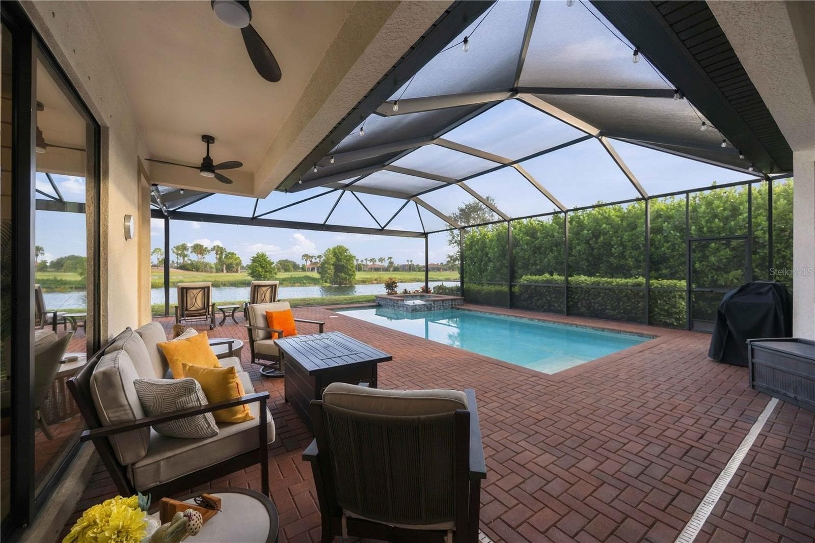 Stunning Lanai space - 10720 TARFLOWER DR, VENICE