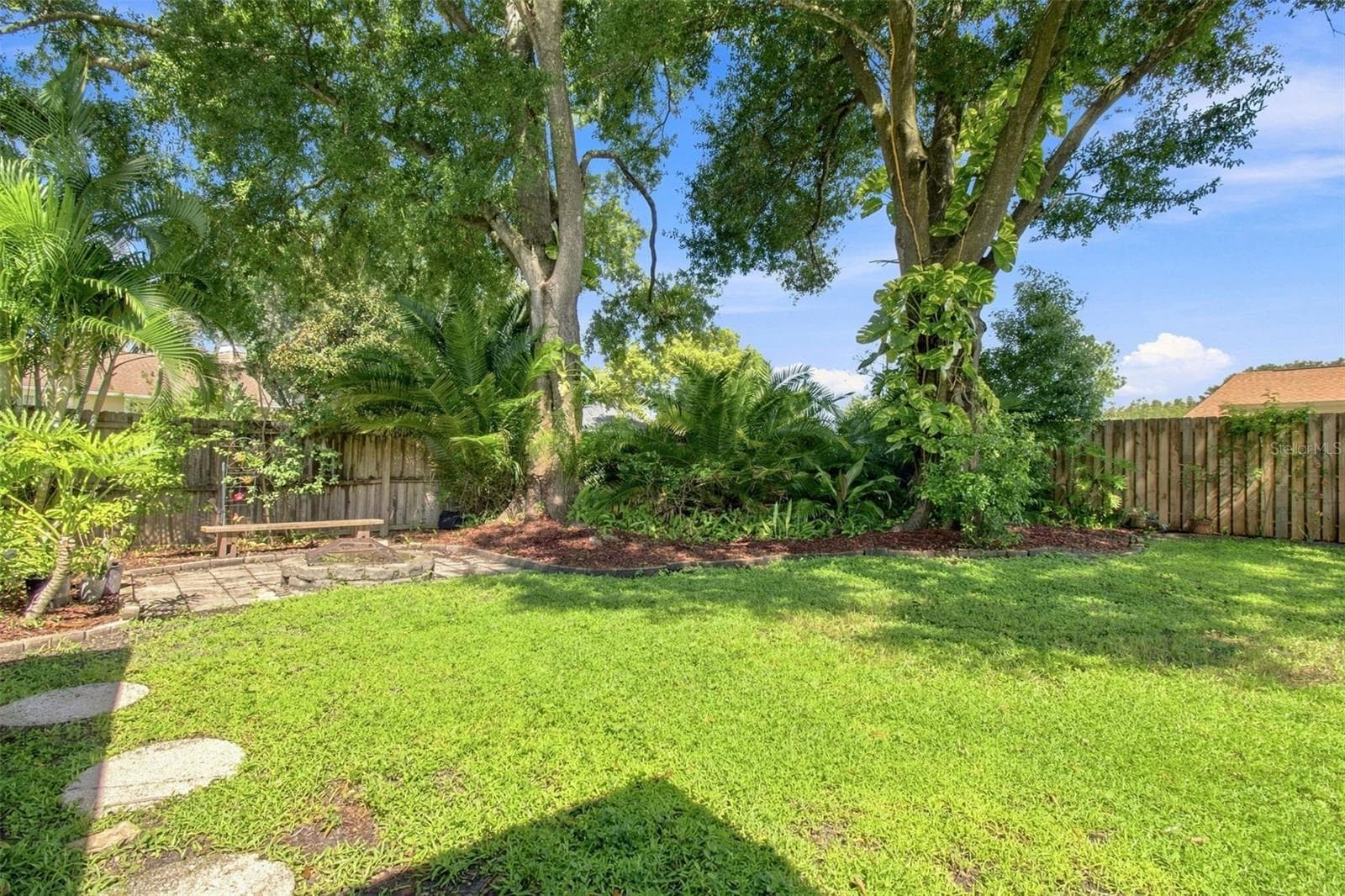 Backyard - Firepit - 4607 CLOVERLAWN DR, TAMPA