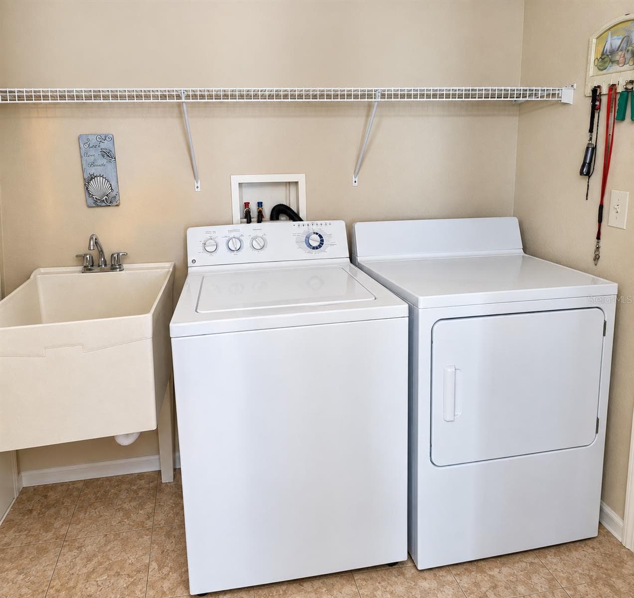 Laundry room - 1215 LYNDHURST GREENS DR #.000, SUN CITY CENTER