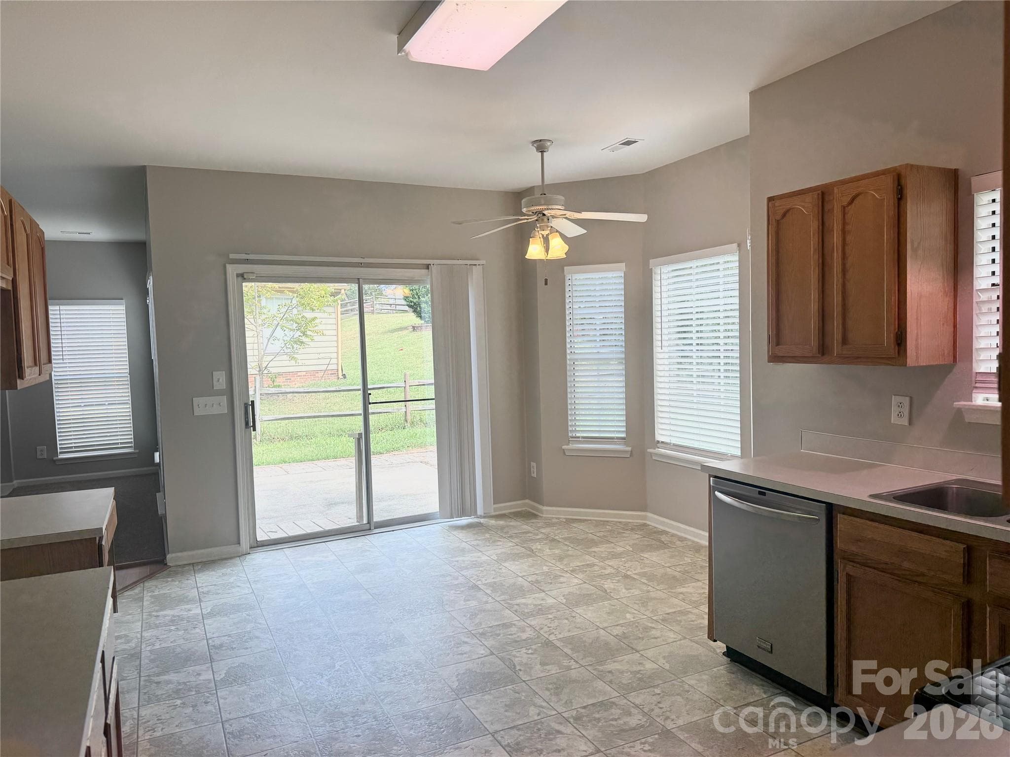 Single Family Residence at 8817 Elkins Park Drive, Matthews, photo 4 of 21