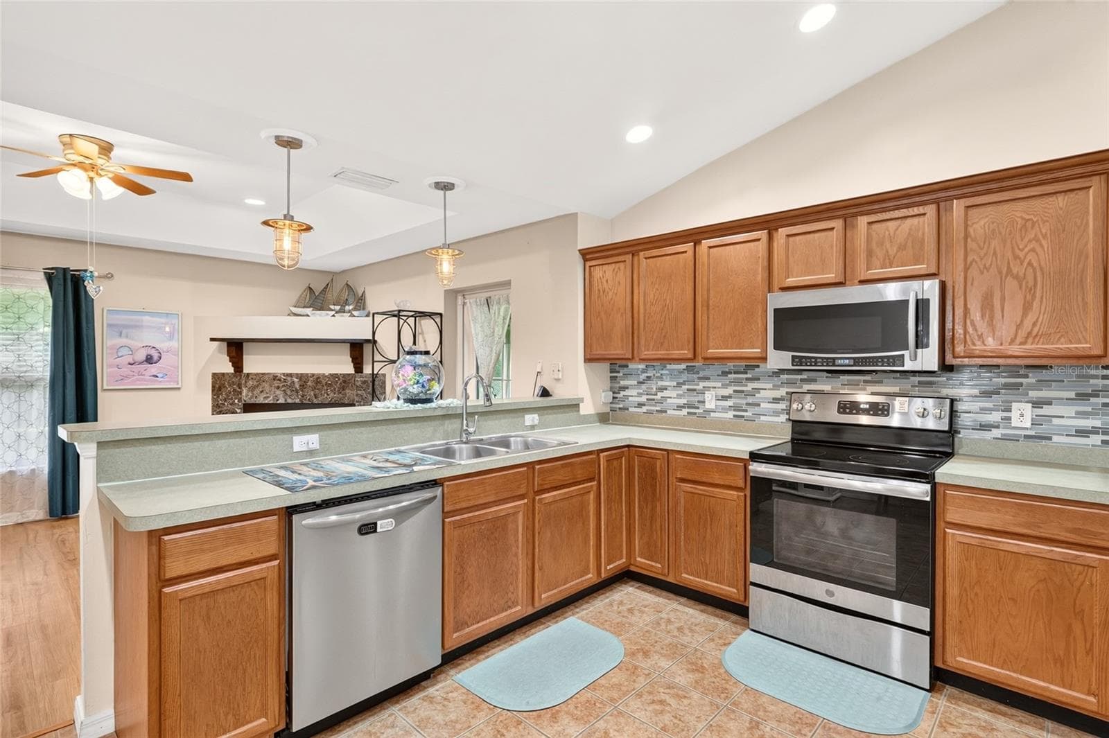 Single Family Residence at 118 GARNET PL, INTERLACHEN, photo 17 of 52