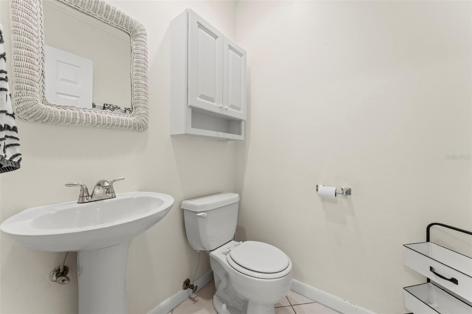 Half Bathroom - 165 ESCAMBIA LN #502, COCOA BEACH