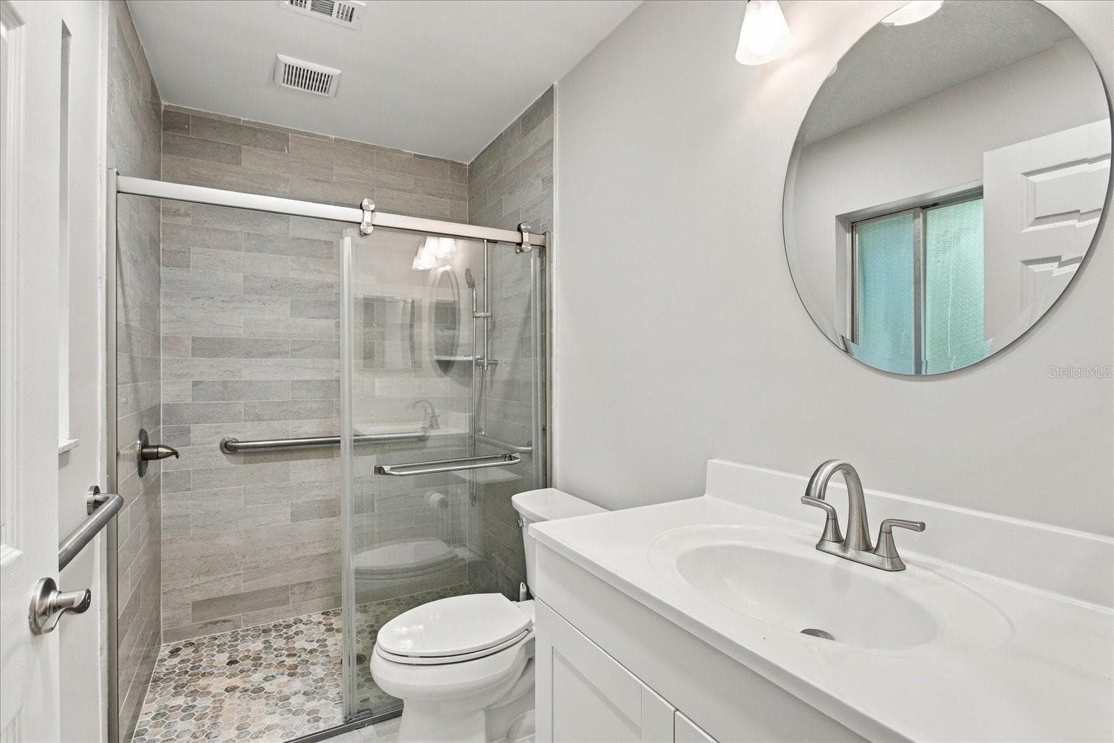 Single Family Residence at 528 E HILLCREST ST, ALTAMONTE SPRINGS, photo 13 of 26