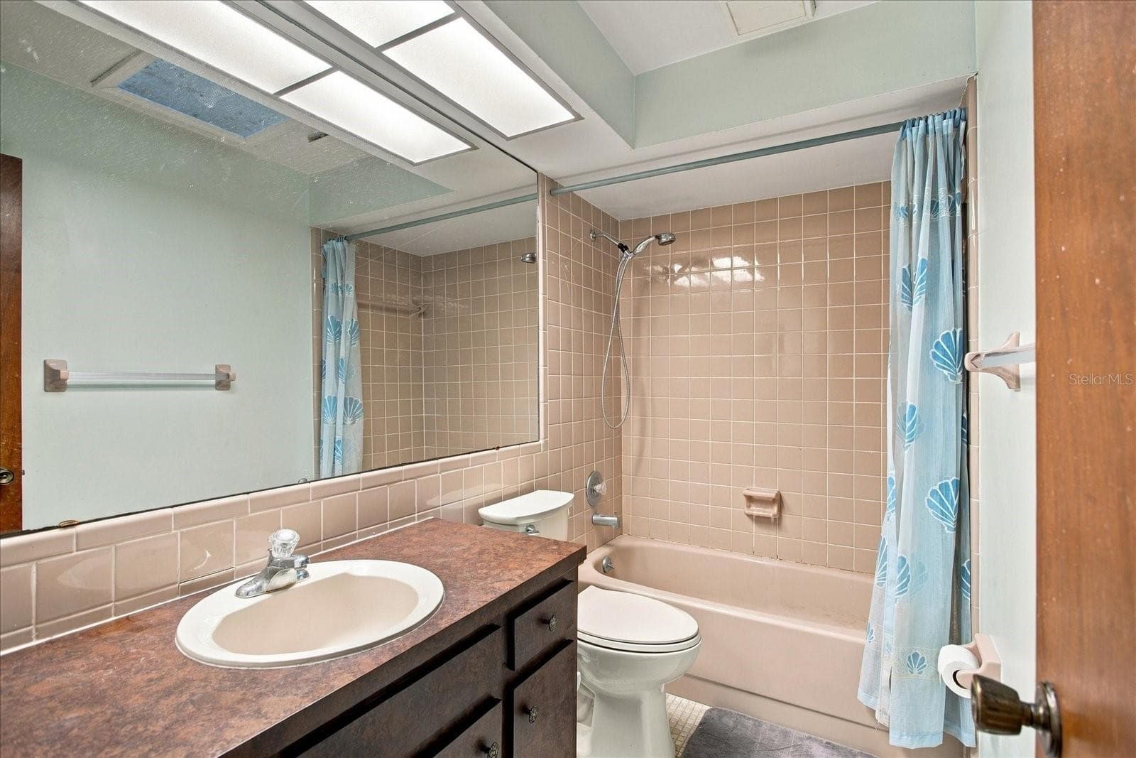 Single Family Residence at 528 E HILLCREST ST, ALTAMONTE SPRINGS, photo 17 of 26