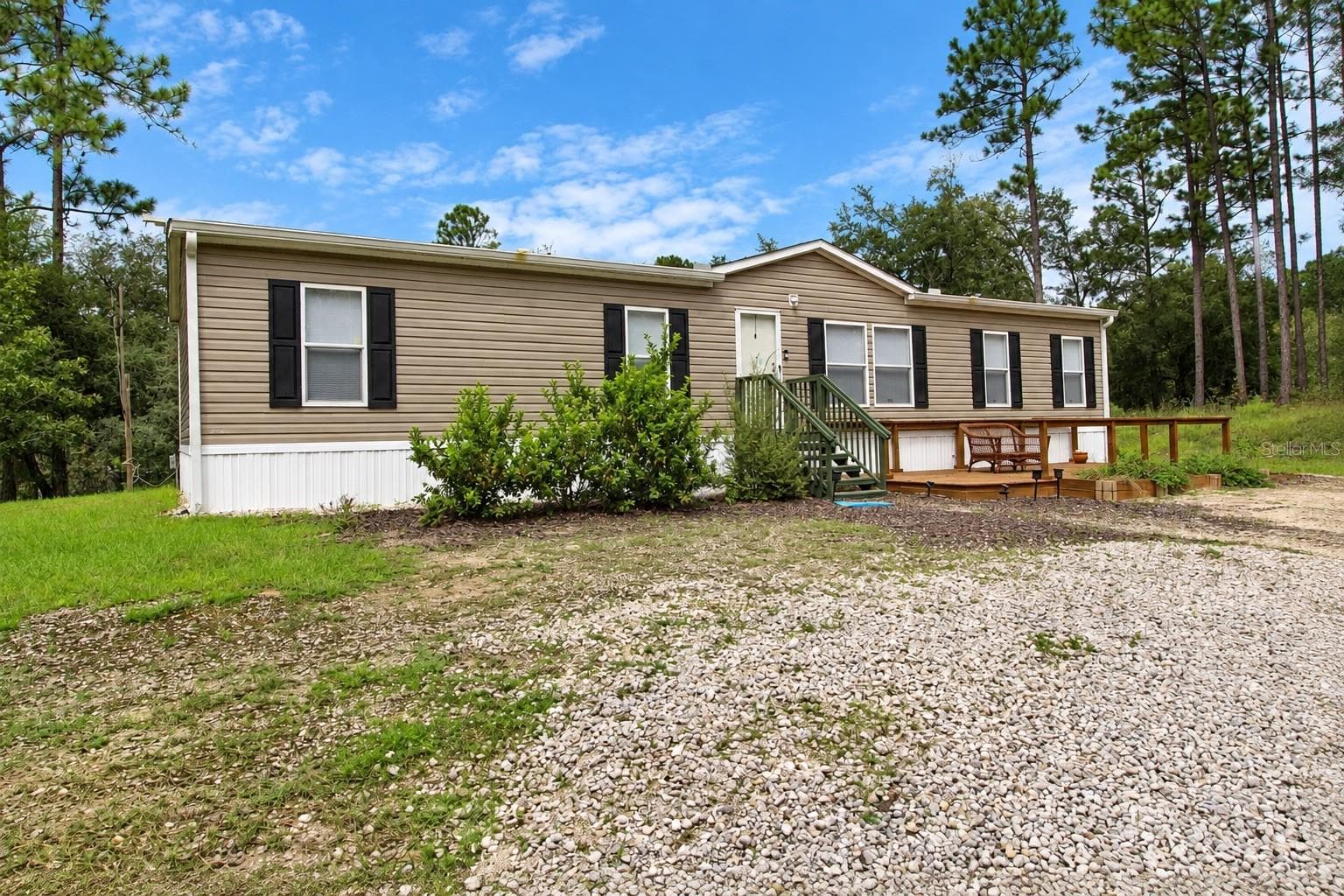 Manufactured Home at 152 PIPER DR, HAWTHORNE, photo 8 of 42